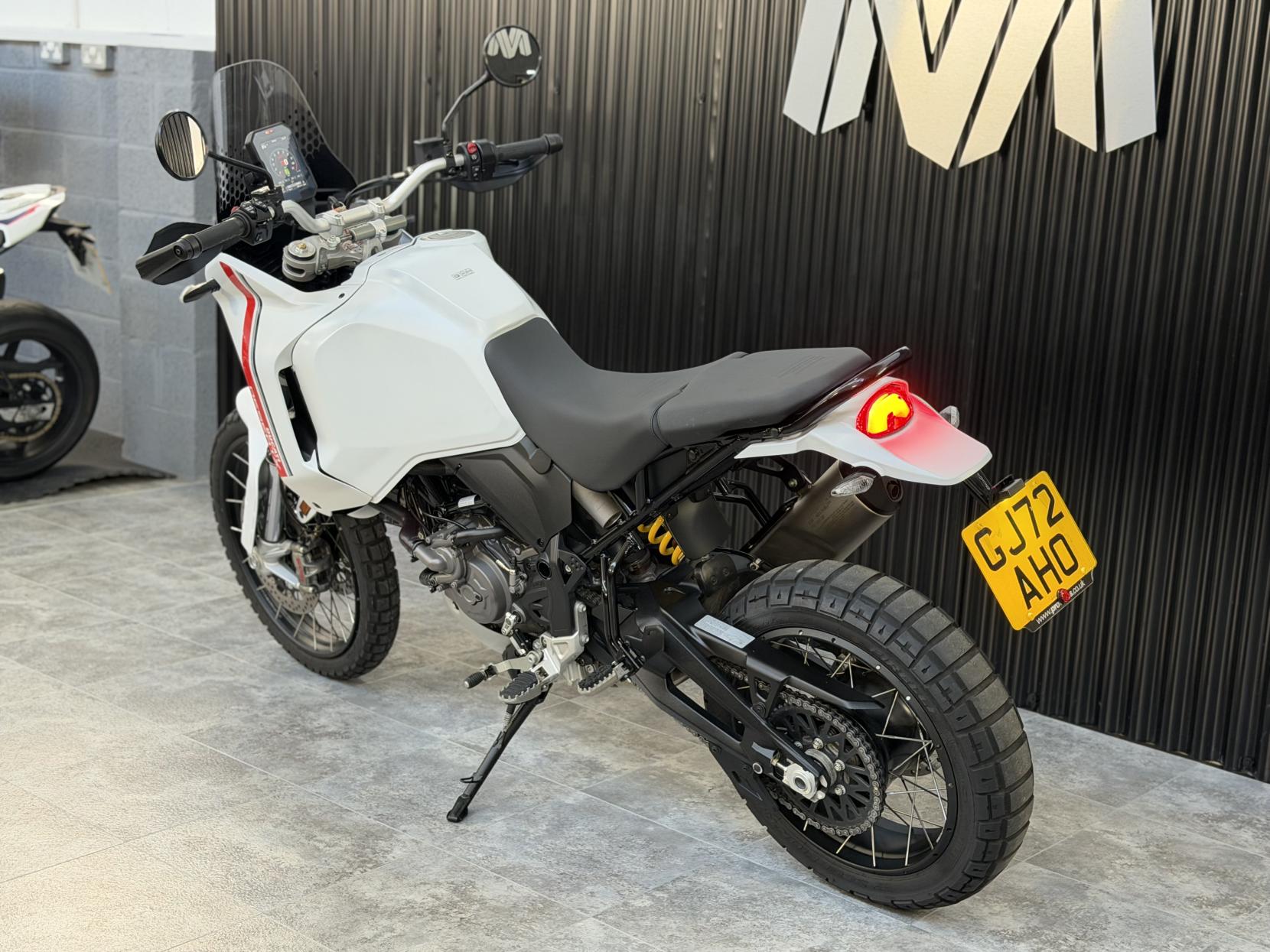 Ducati DesertX 937 Adventure Petrol Ducati Quick Shift Euro 5 (110 ps)