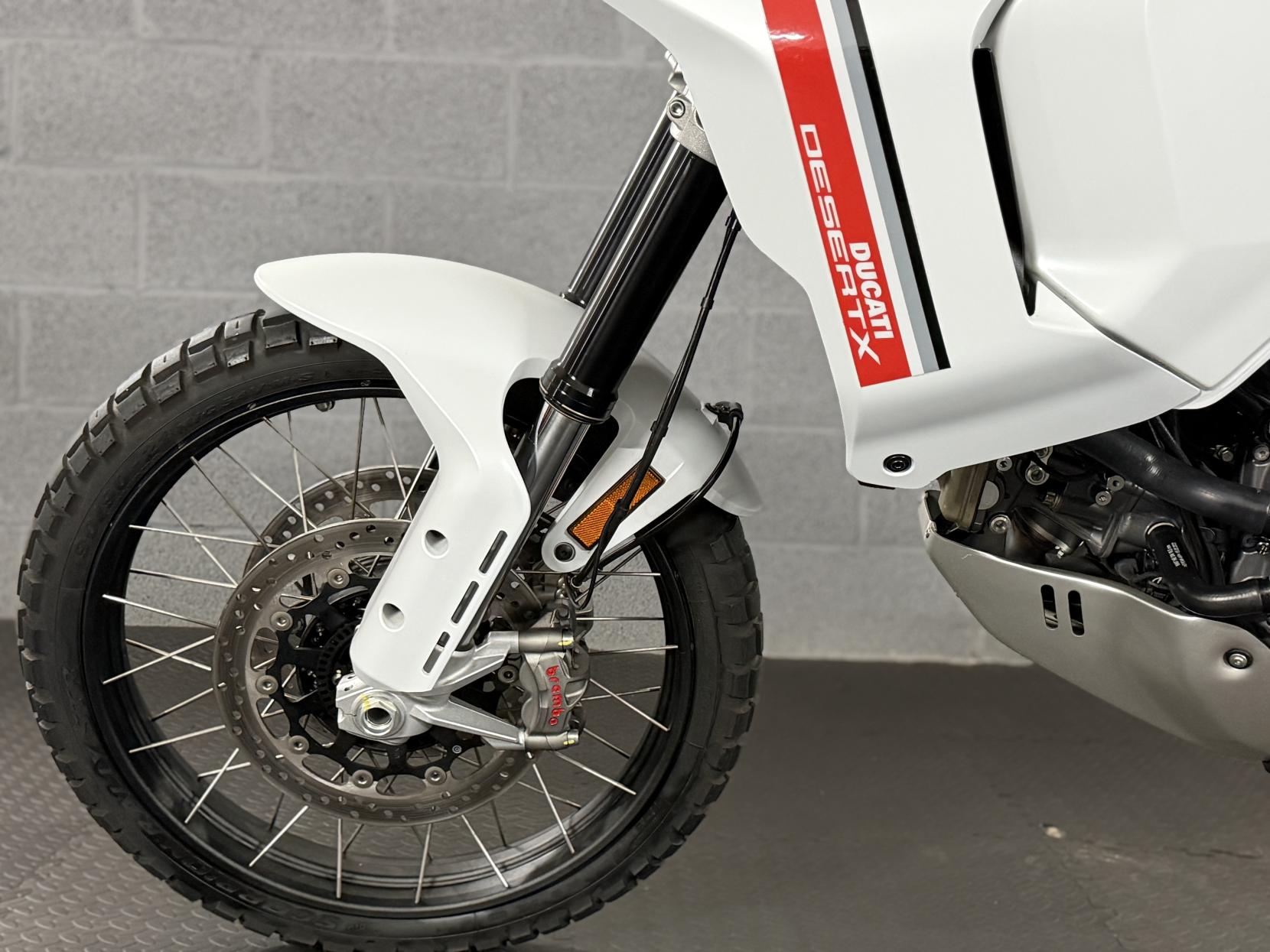 Ducati DesertX 937 Adventure Petrol Ducati Quick Shift Euro 5 (110 ps)