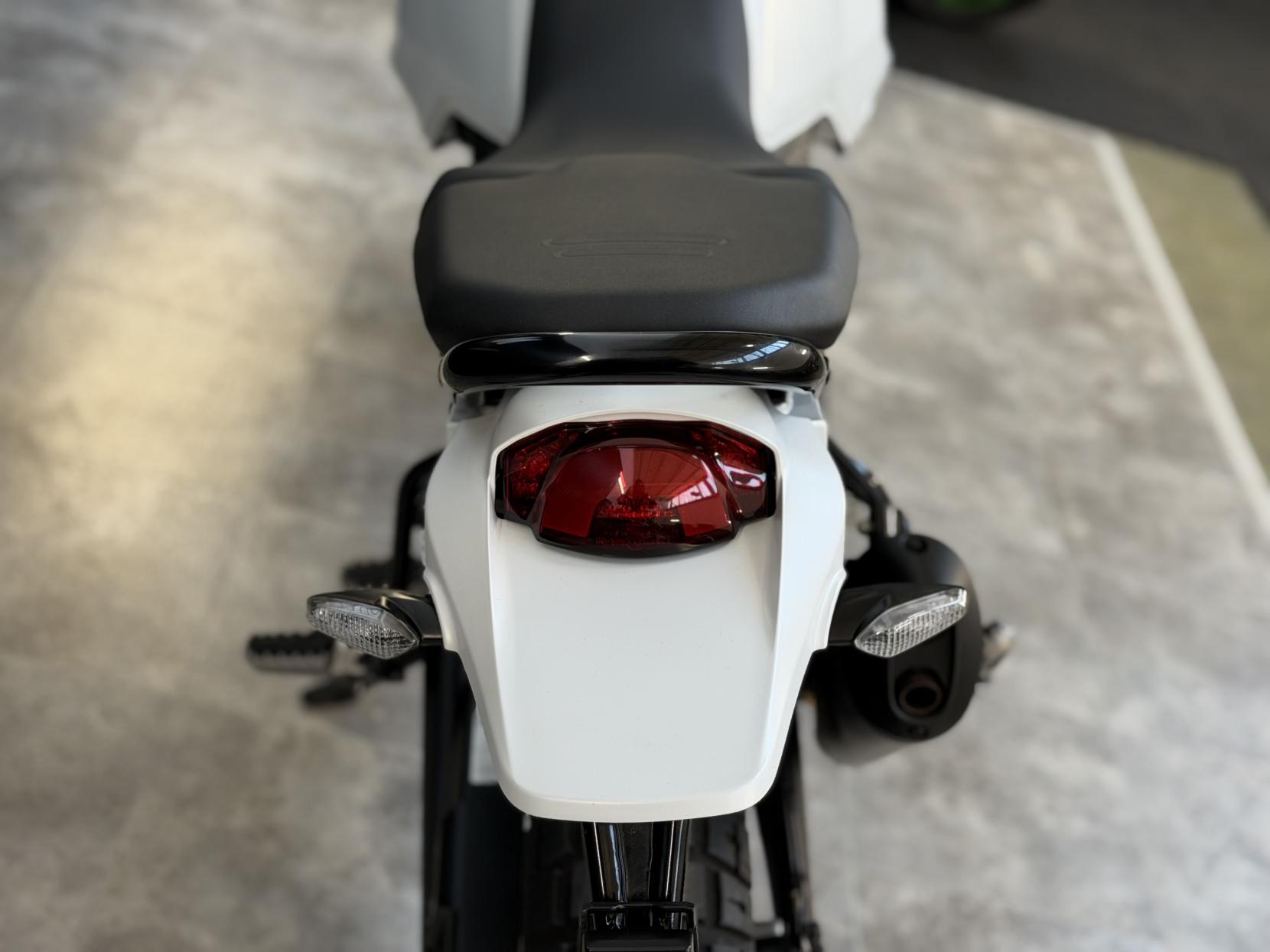 Ducati DesertX 937 Adventure Petrol Ducati Quick Shift Euro 5 (110 ps)