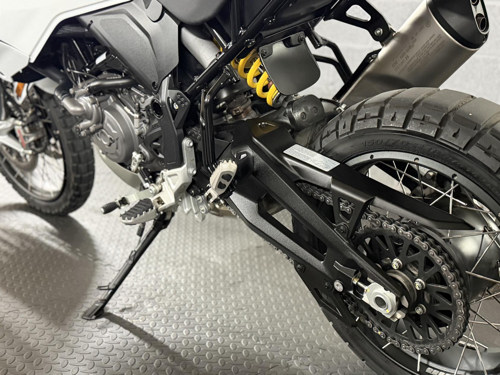 Ducati DesertX 937 Adventure Petrol Ducati Quick Shift Euro 5 (110 ps)