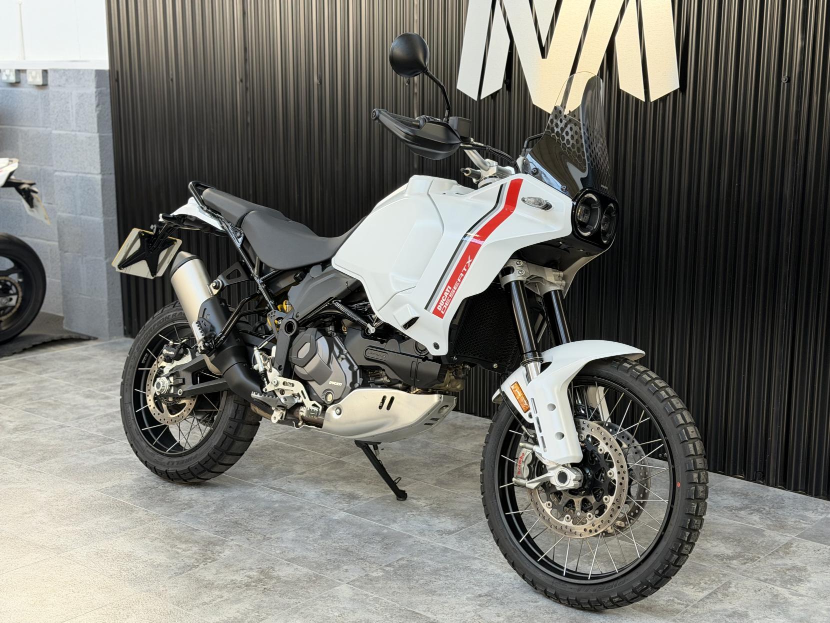Ducati DesertX 937 Adventure Petrol Ducati Quick Shift Euro 5 (110 ps)