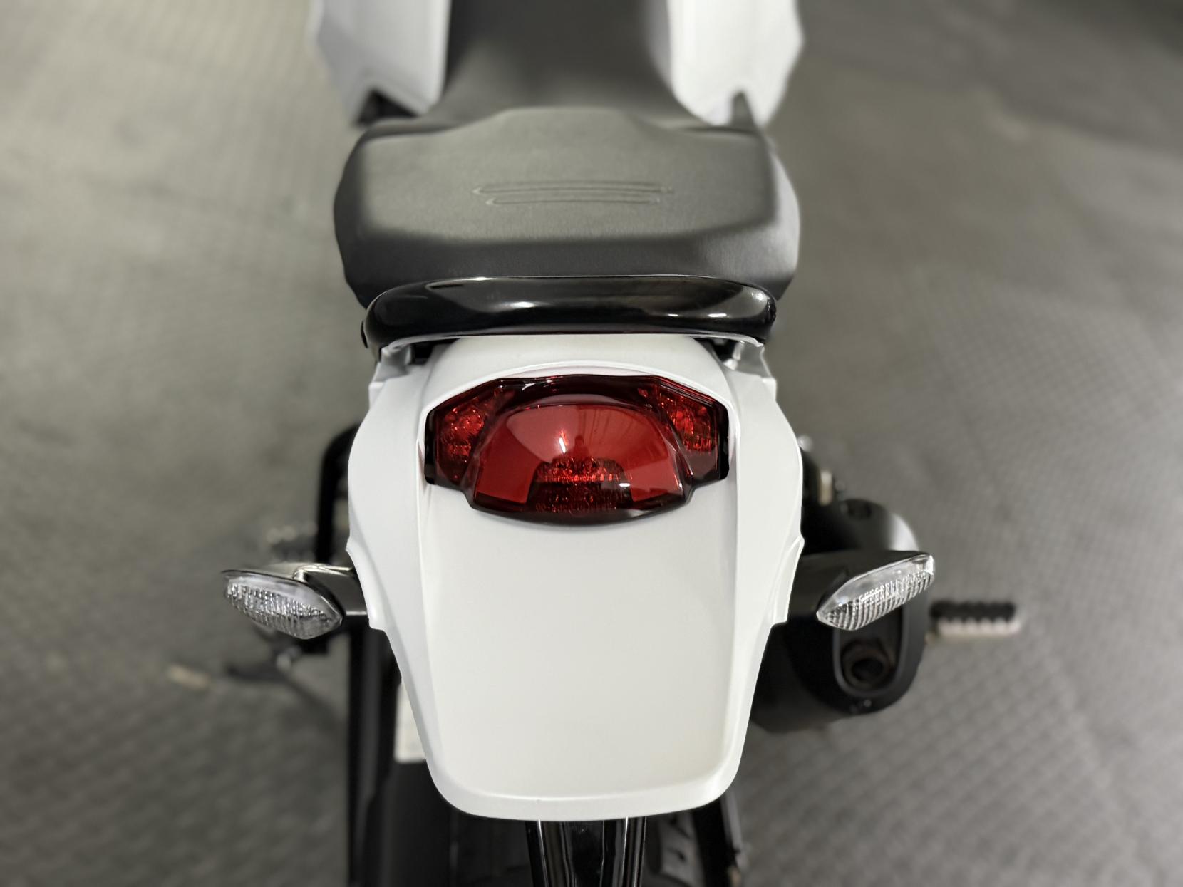 Ducati DesertX 937 Adventure Petrol Ducati Quick Shift Euro 5 (110 ps)