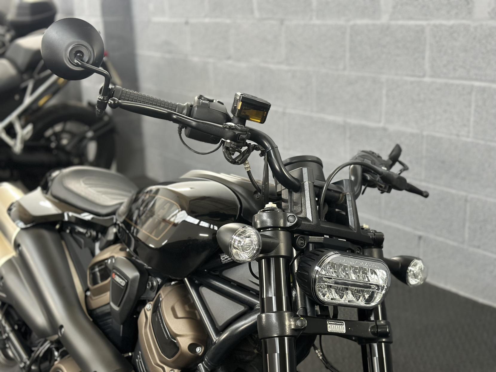 Harley-Davidson Sportster 1250 Sportster S Custom Cruiser Petrol Manual Euro 5 (122 ps)