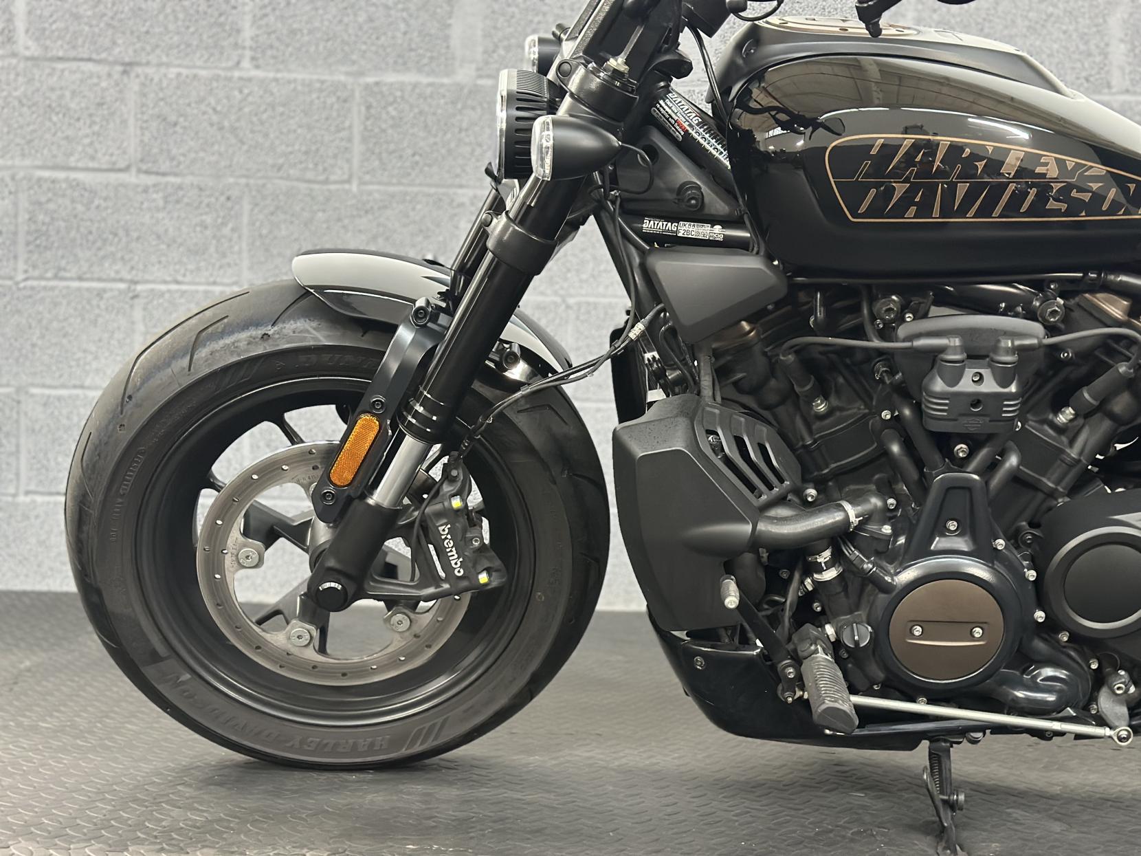 Harley-Davidson Sportster 1250 Sportster S Custom Cruiser Petrol Manual Euro 5 (122 ps)