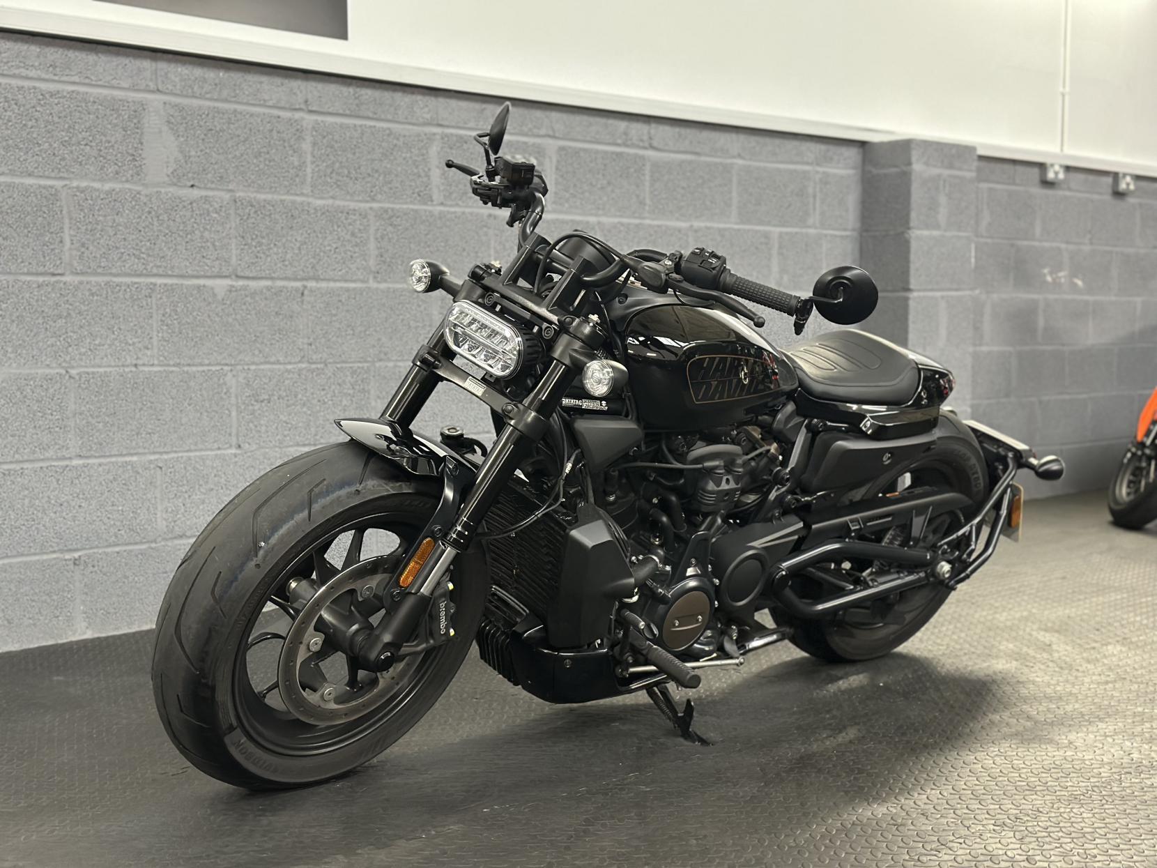 Harley-Davidson Sportster 1250 Sportster S Custom Cruiser Petrol Manual Euro 5 (122 ps)