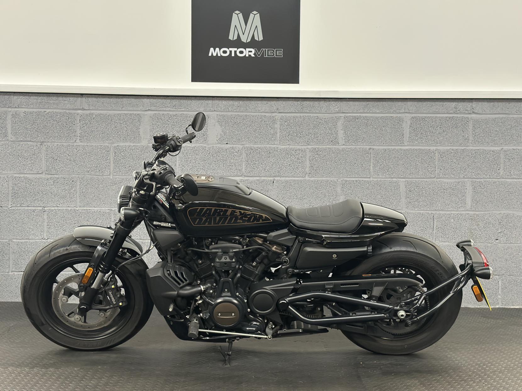 Harley-Davidson Sportster 1250 Sportster S Custom Cruiser Petrol Manual Euro 5 (122 ps)