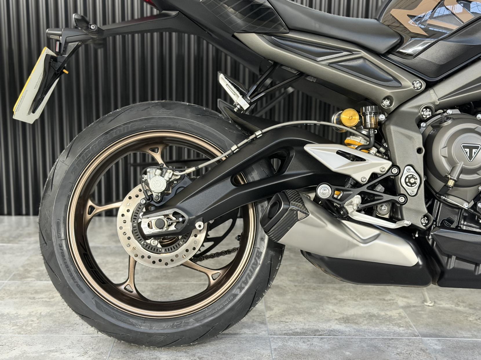 Triumph Street Triple 765 765 RS Naked Petrol Manual X-ring Euro 5 (124 ps)