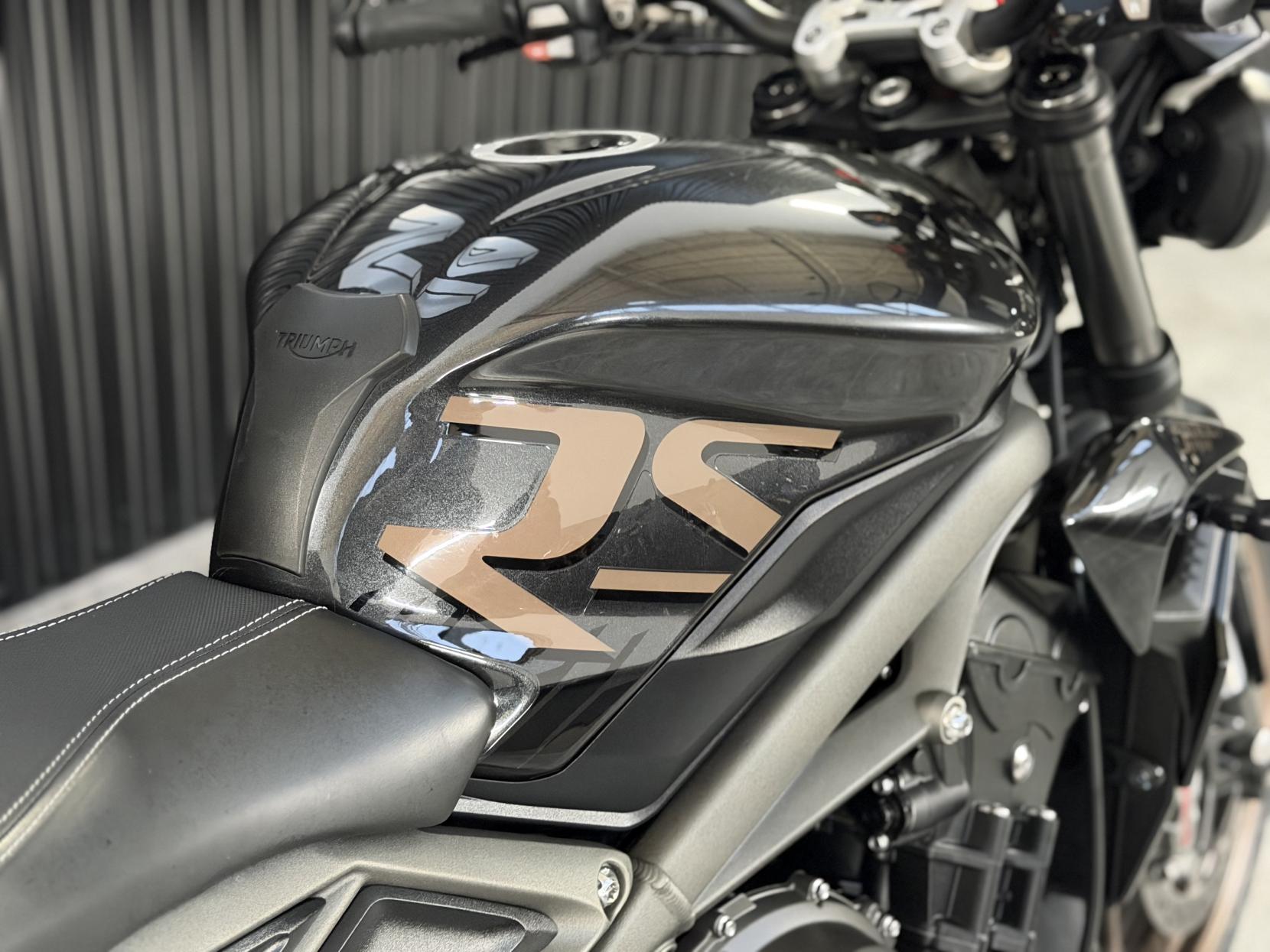 Triumph Street Triple 765 765 RS Naked Petrol Manual X-ring Euro 5 (124 ps)