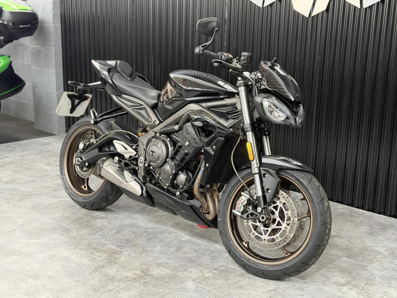 Triumph Street Triple 765 765 RS Naked Petrol Manual X-ring Euro 5 (124 ps)