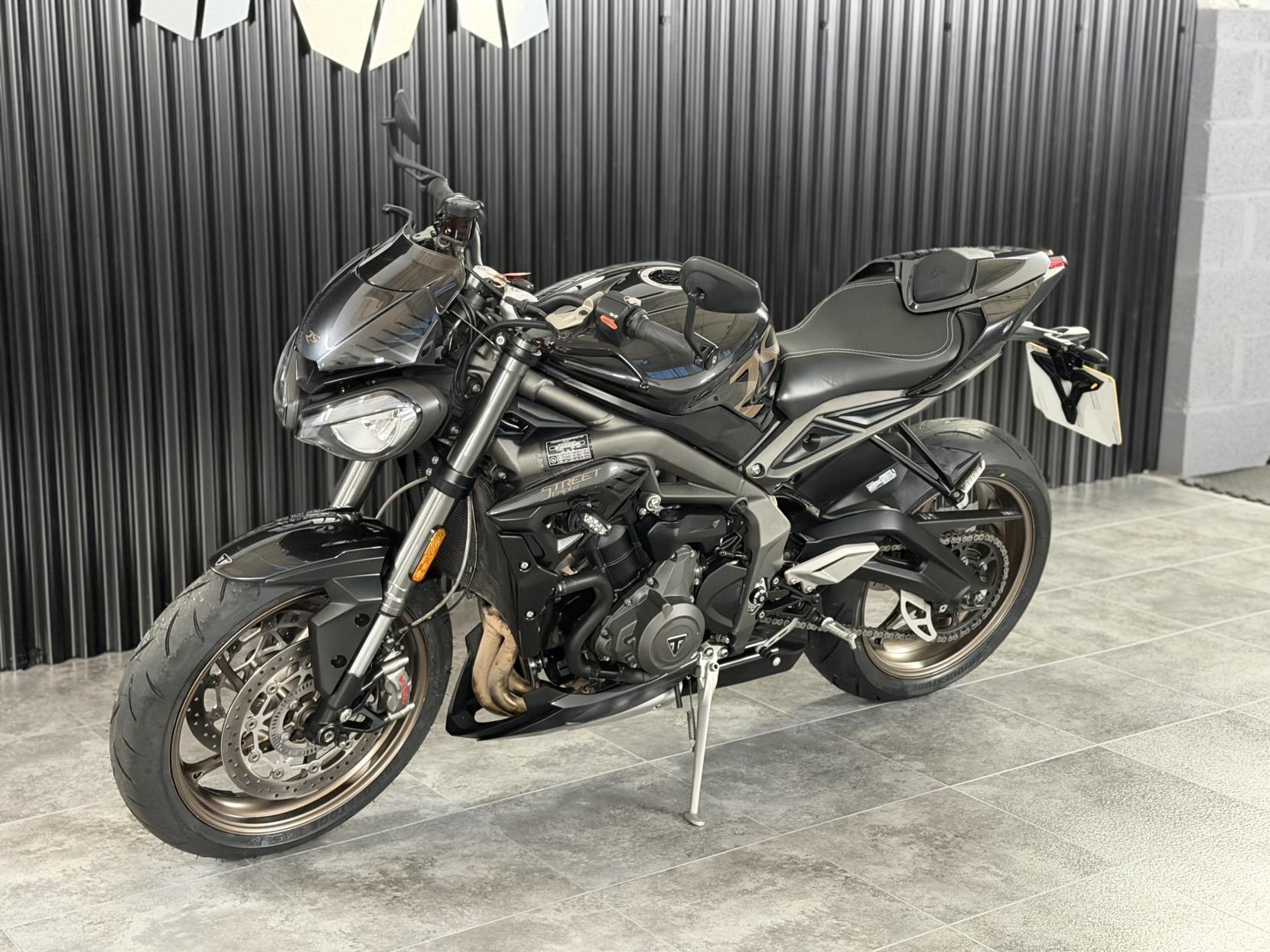 Triumph Street Triple 765 765 RS Naked Petrol Manual X-ring Euro 5 (124 ps)
