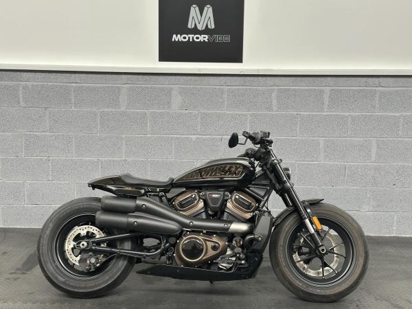 Harley-Davidson Sportster 1250 Sportster S Custom Cruiser Petrol Manual Euro 5 (122 ps)