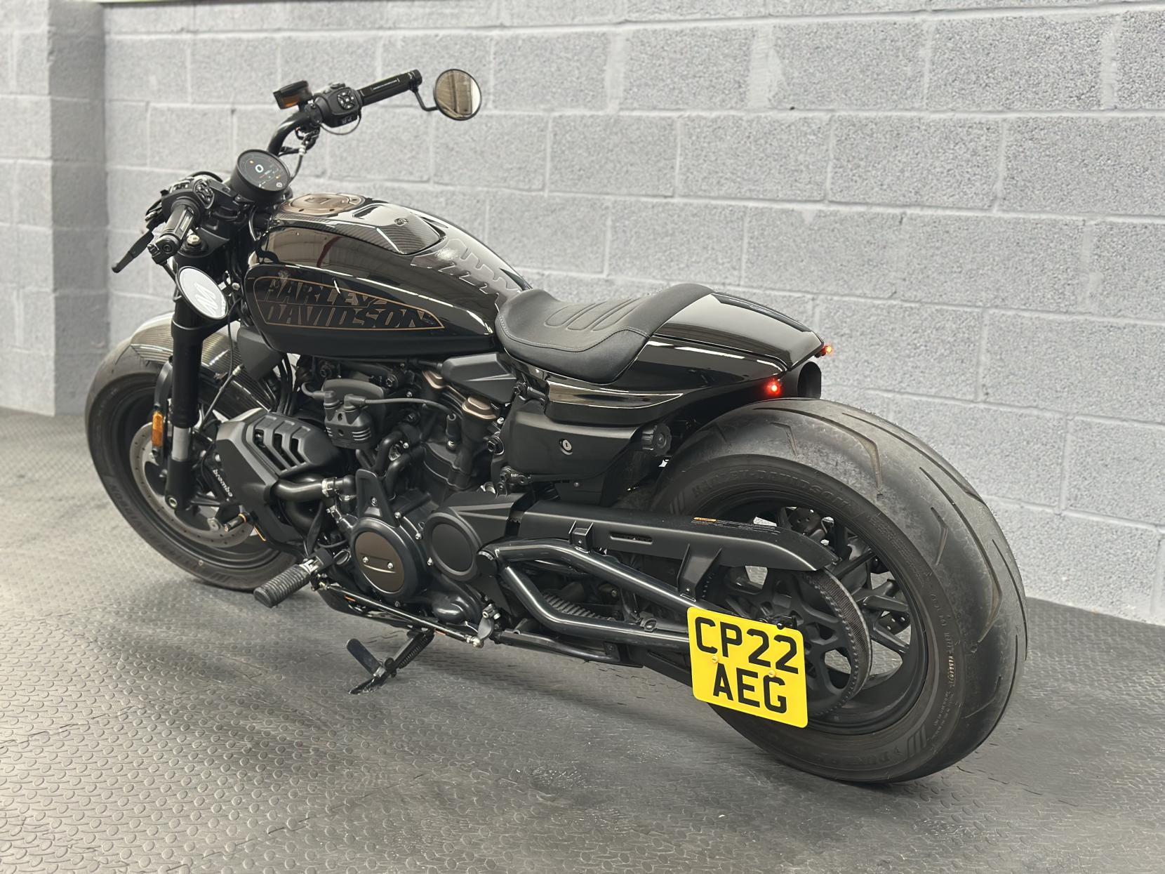 Harley-Davidson Sportster 1250 Sportster S Custom Cruiser Petrol Manual Euro 5 (122 ps)