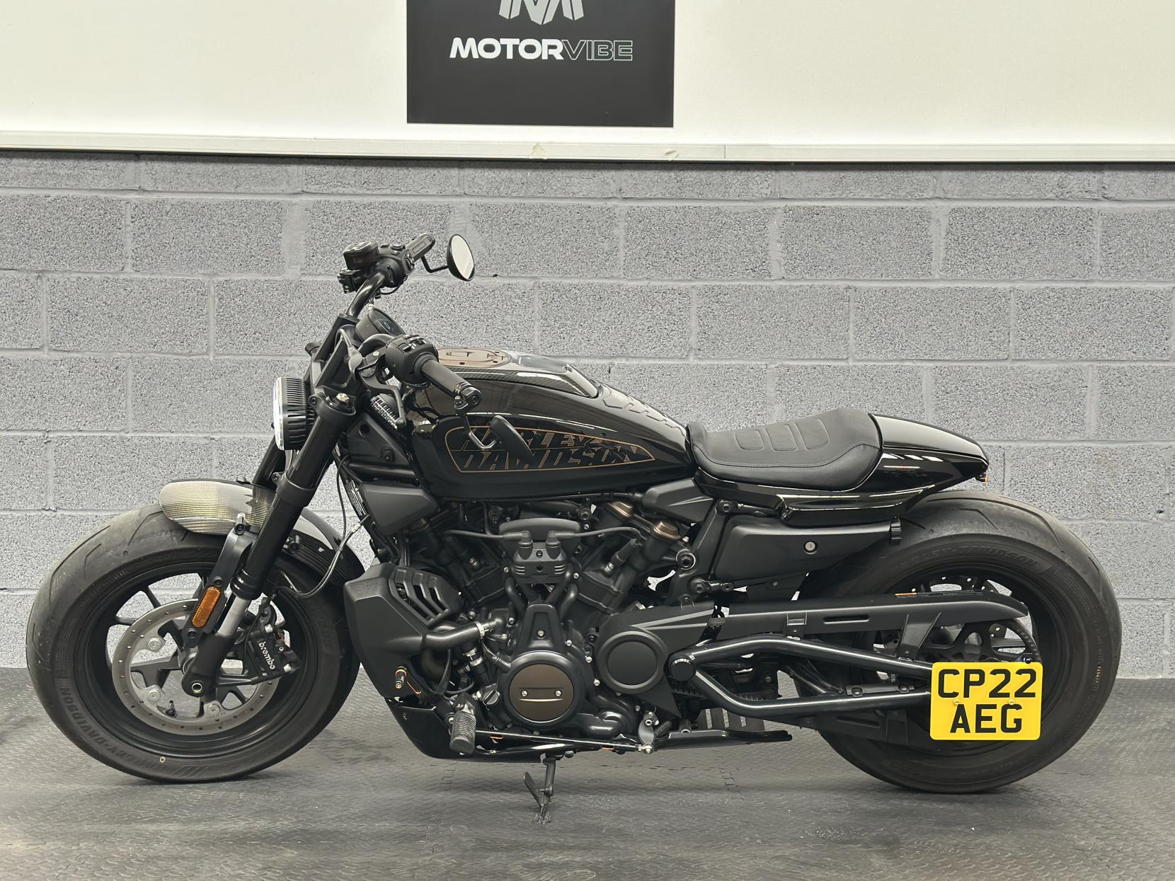 Harley-Davidson Sportster 1250 Sportster S Custom Cruiser Petrol Manual Euro 5 (122 ps)