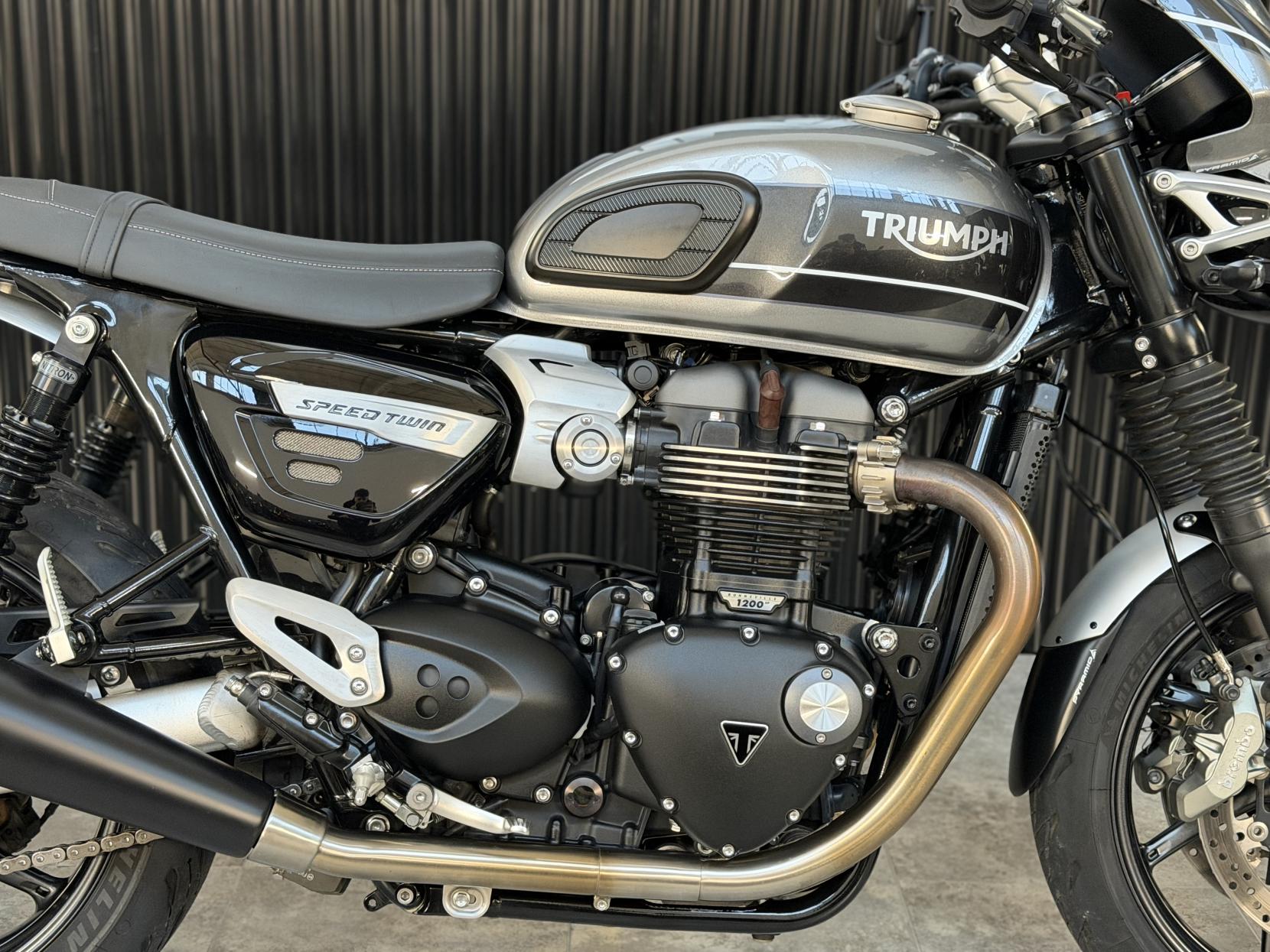 Triumph Speed Twin 1200 1200 Roadster/Retro Petrol Manual O-ring Euro 4 (98 ps)