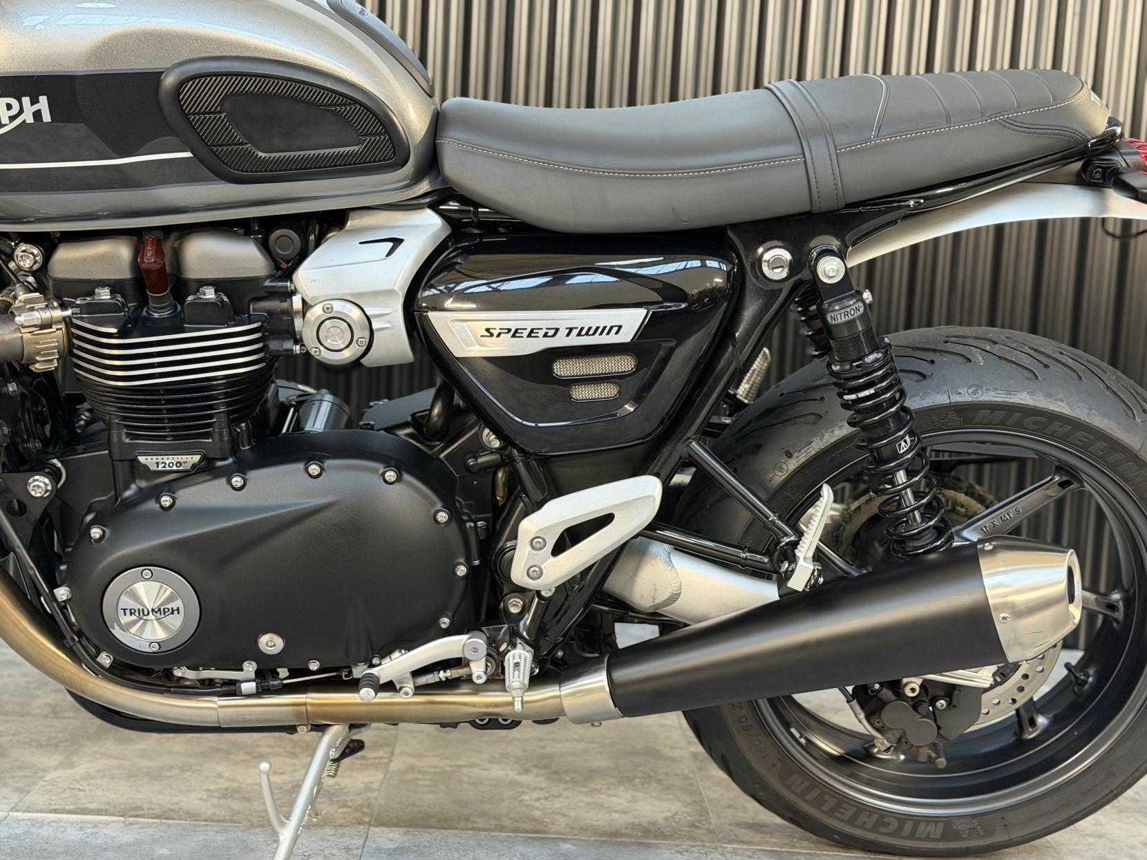 Triumph Speed Twin 1200 1200 Roadster/Retro Petrol Manual O-ring Euro 4 (98 ps)