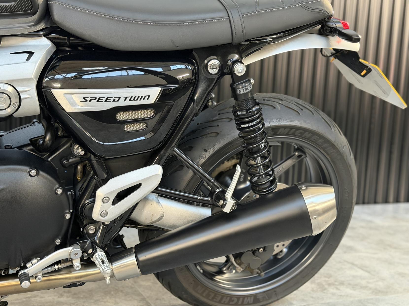 Triumph Speed Twin 1200 1200 Roadster/Retro Petrol Manual O-ring Euro 4 (98 ps)