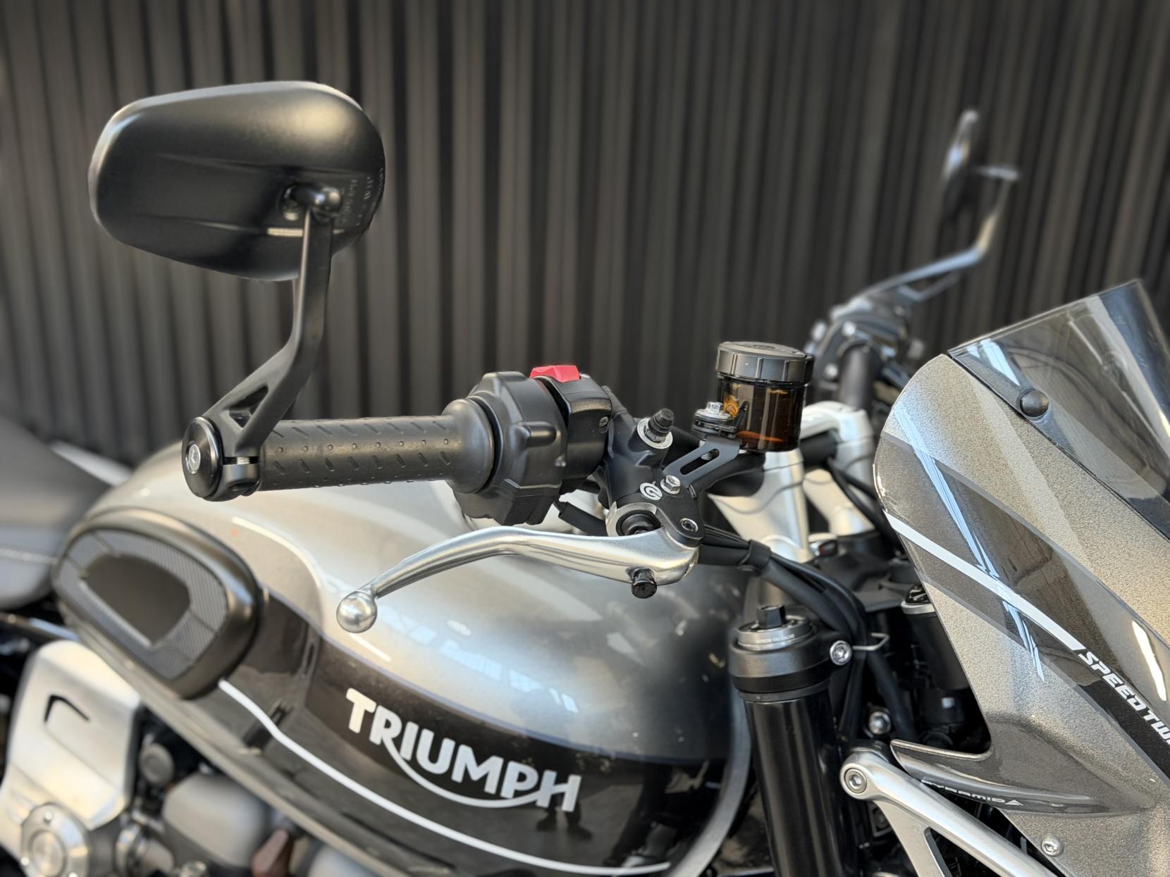 Triumph Speed Twin 1200 1200 Roadster/Retro Petrol Manual O-ring Euro 4 (98 ps)