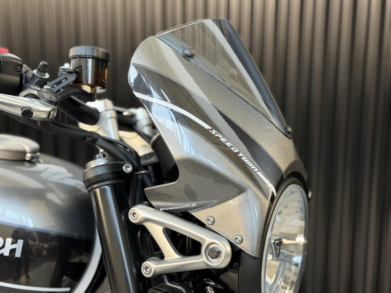 Triumph Speed Twin 1200 1200 Roadster/Retro Petrol Manual O-ring Euro 4 (98 ps)