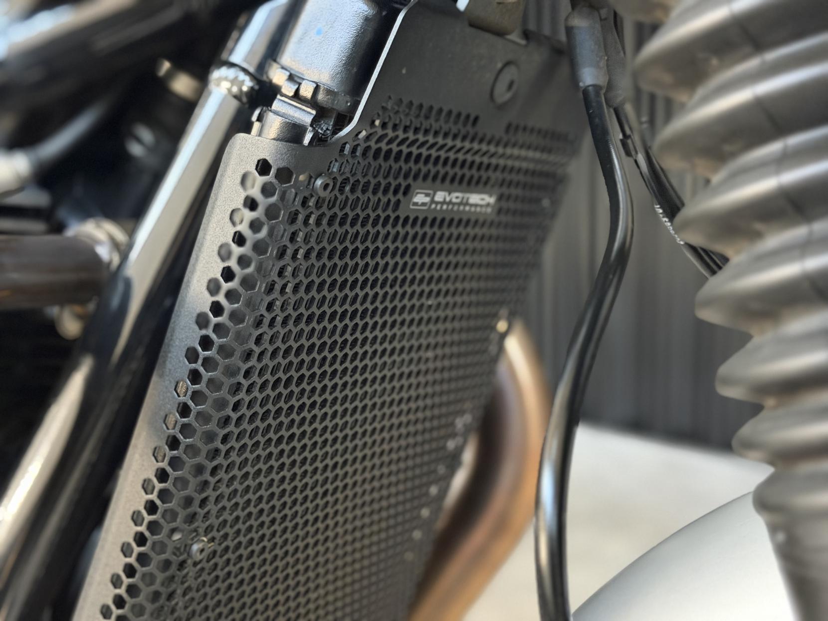 Triumph Speed Twin 1200 1200 Roadster/Retro Petrol Manual O-ring Euro 4 (98 ps)