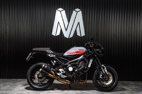 Yamaha XSR900 900 Abarth ABS Roadster/Retro Petrol Manual Euro 4 (116 ps)