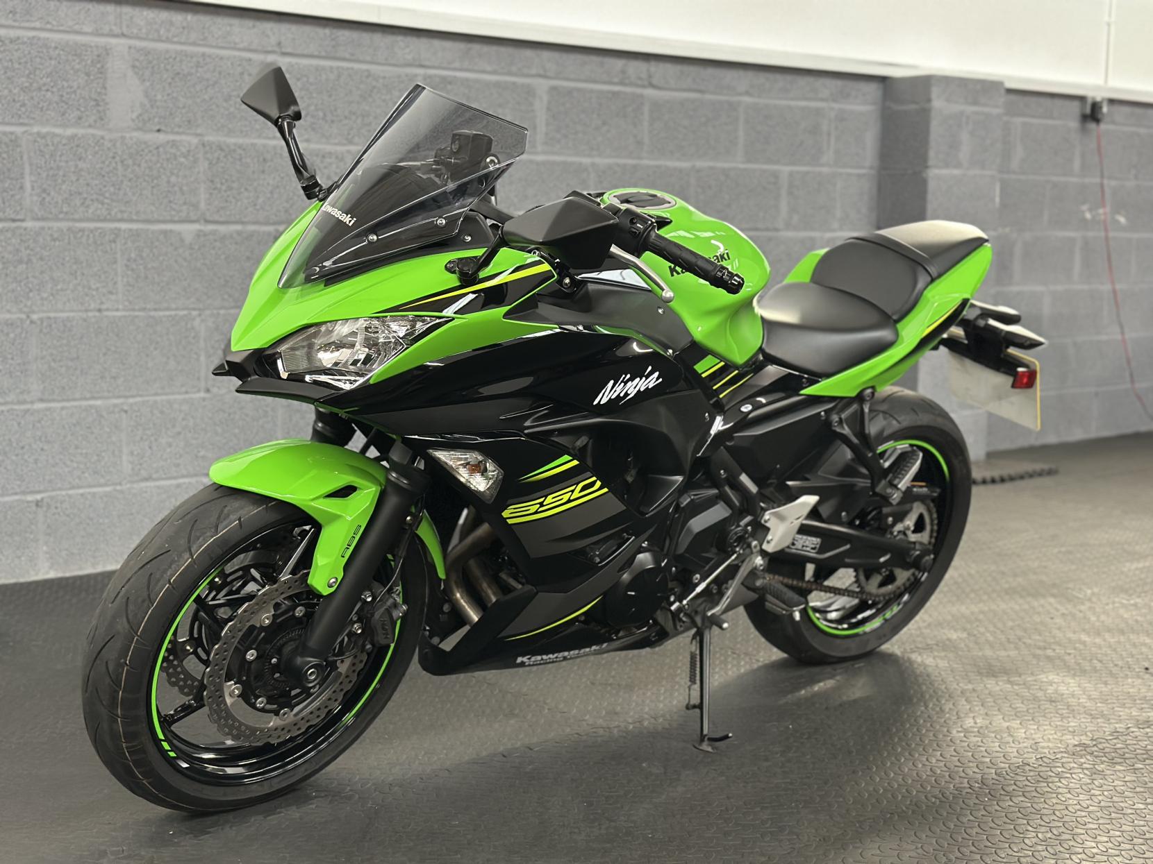 Kawasaki Ninja 650 650 Super Sports Petrol Manual KRT Edition Euro 4 (68 ps)