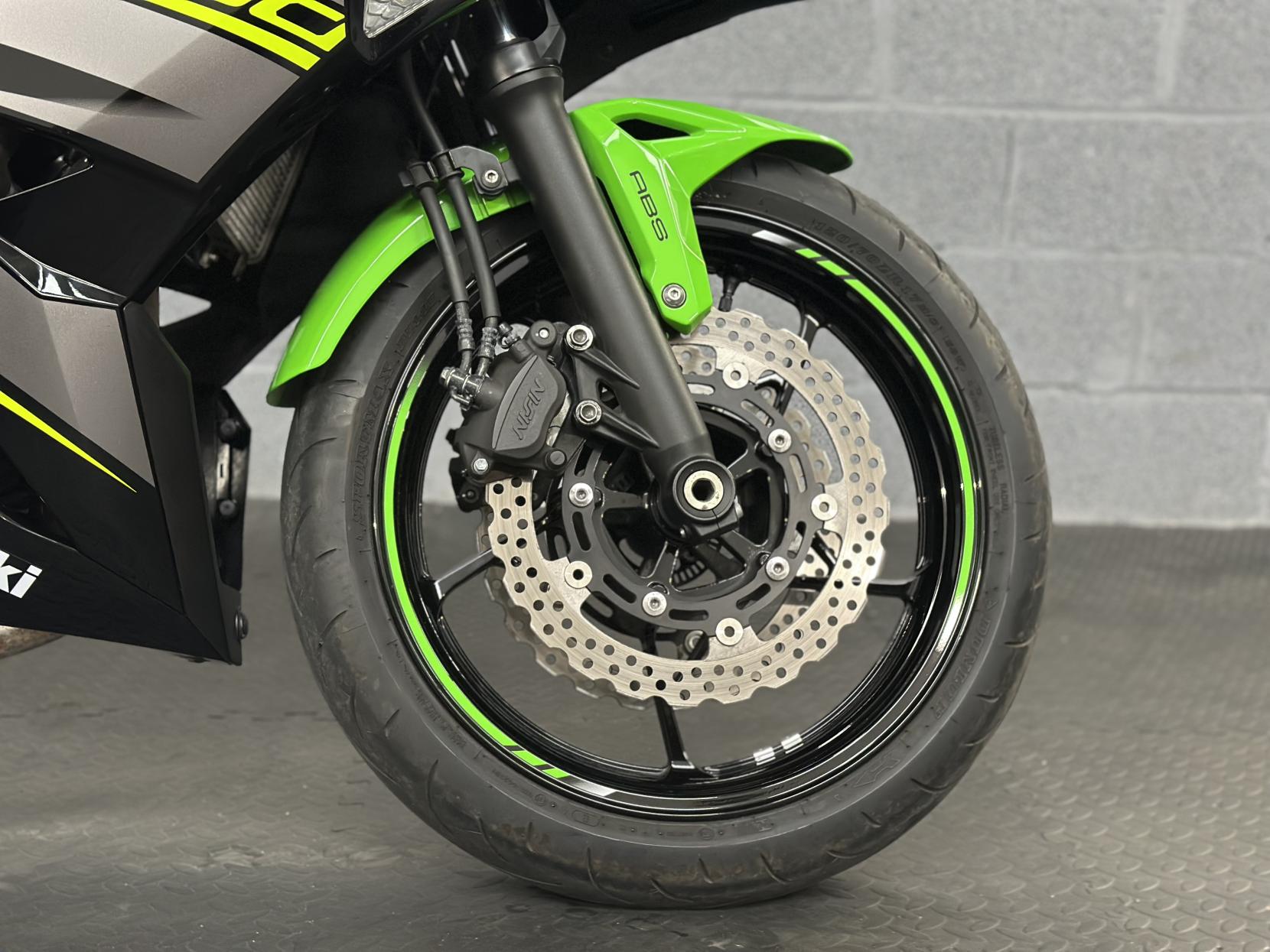Kawasaki Ninja 650 650 Super Sports Petrol Manual KRT Edition Euro 4 (68 ps)