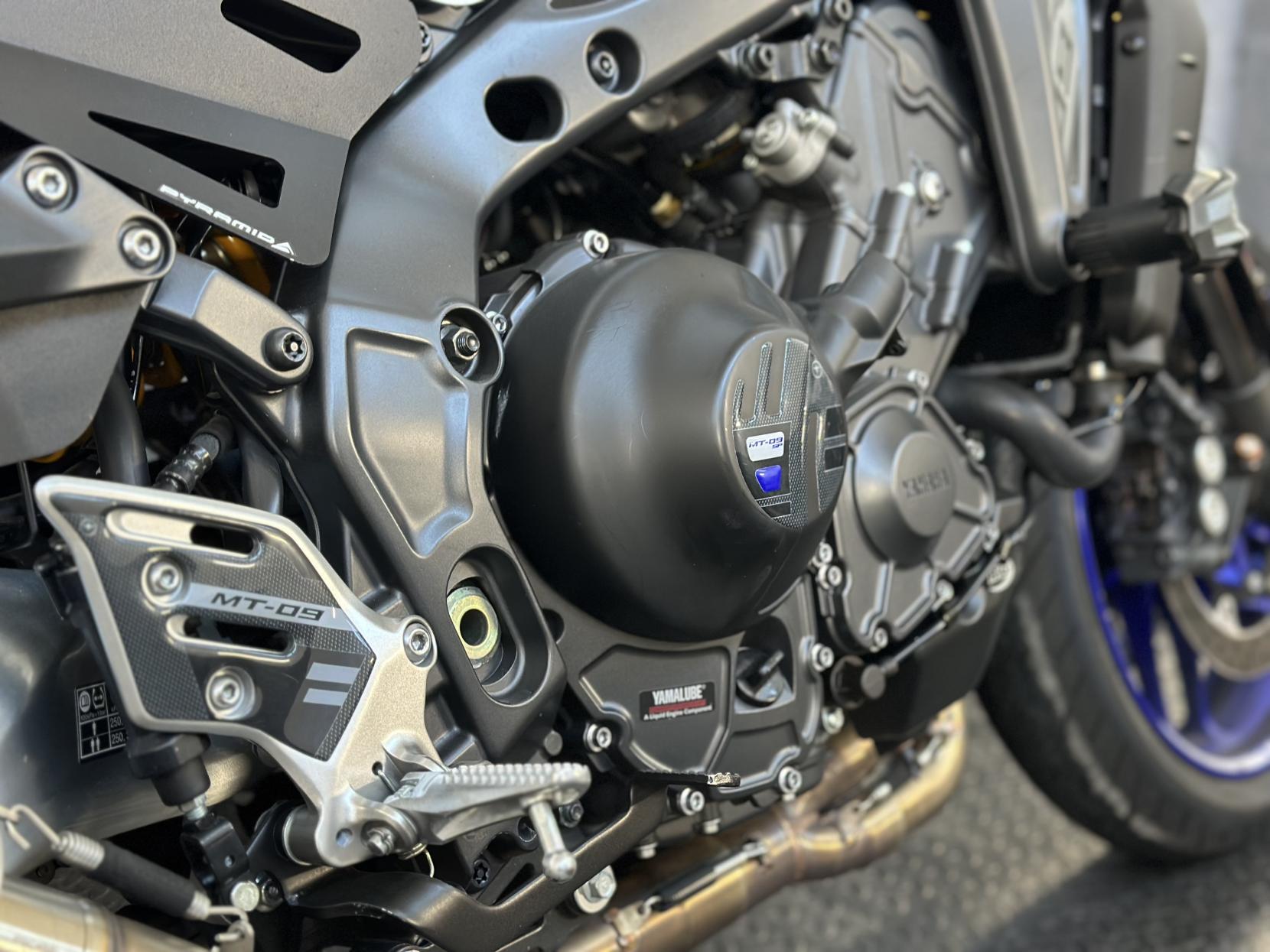 Yamaha MT-09 900 SP Hyper-naked Petrol Manual Euro 5 (119 ps)