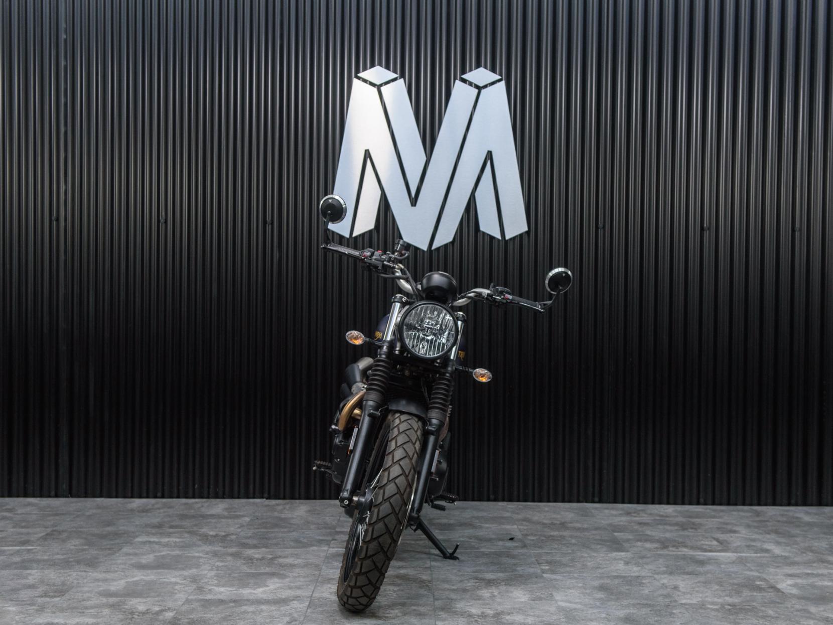 Triumph Street Scrambler 900 Roadster/Retro Petrol Manual Euro 5 (65 ps)