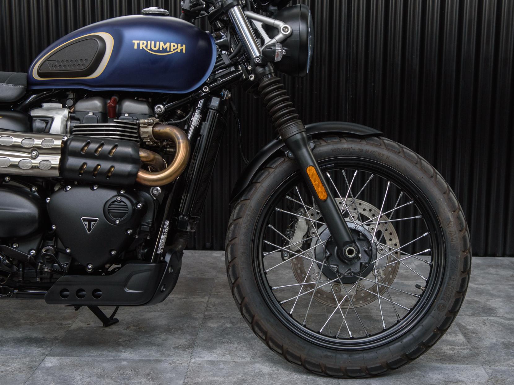 Triumph Street Scrambler 900 Roadster/Retro Petrol Manual Euro 5 (65 ps)