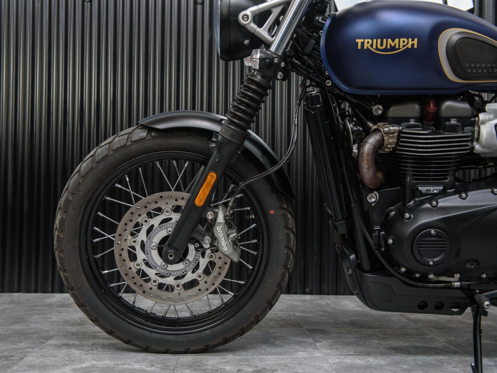 Triumph Street Scrambler 900 Roadster/Retro Petrol Manual Euro 5 (65 ps)