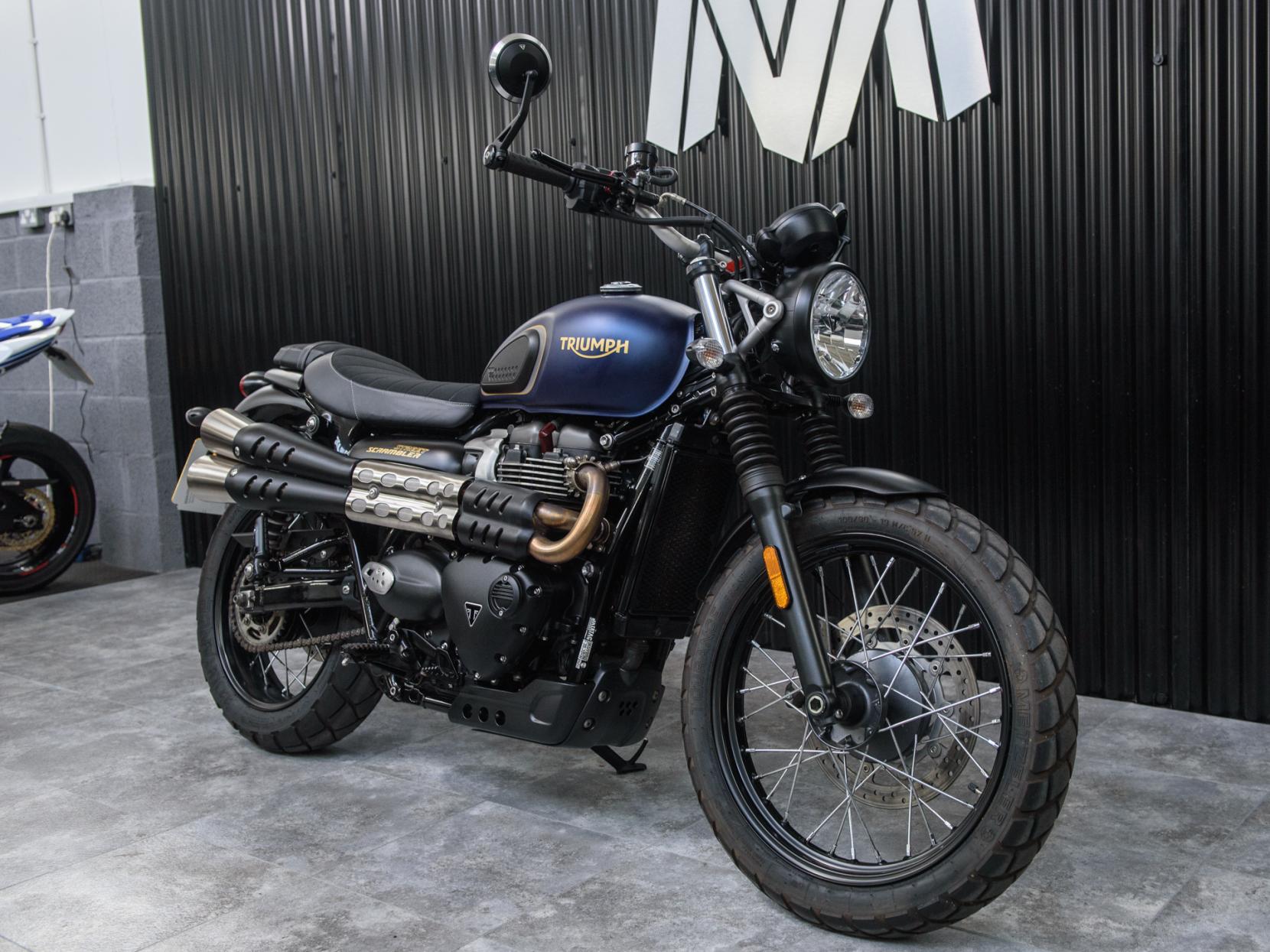 Triumph Street Scrambler 900 Roadster/Retro Petrol Manual Euro 5 (65 ps)