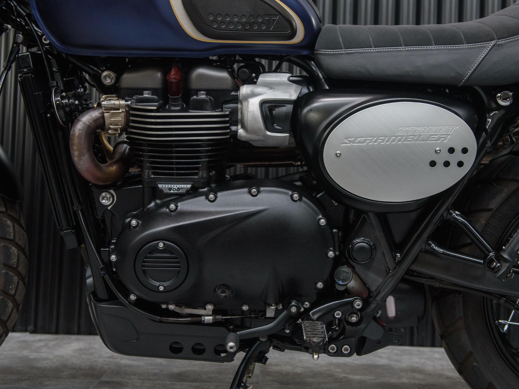 Triumph Street Scrambler 900 Roadster/Retro Petrol Manual Euro 5 (65 ps)