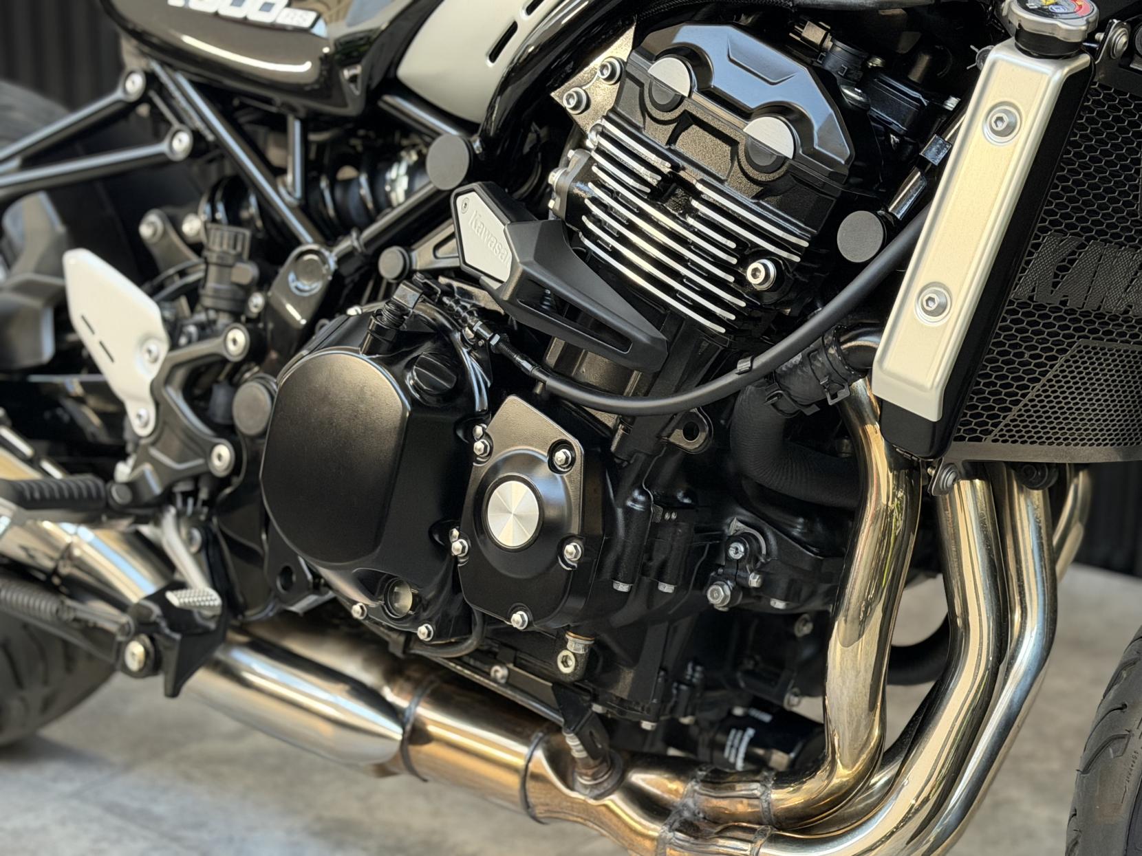 Kawasaki Z900 RS 900 Modern Classic Petrol Manual Euro 5 (111 ps)