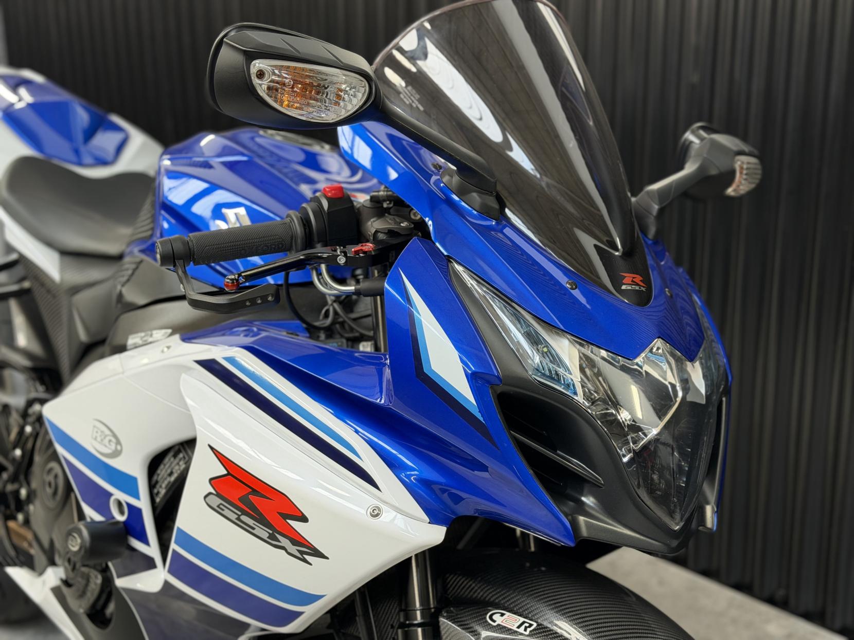 Suzuki GSX-R1000 1000 Super Sports Petrol Manual Euro 4 (184 ps)