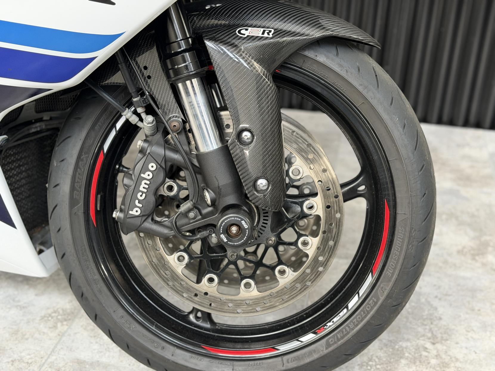 Suzuki GSX-R1000 1000 Super Sports Petrol Manual Euro 4 (184 ps)