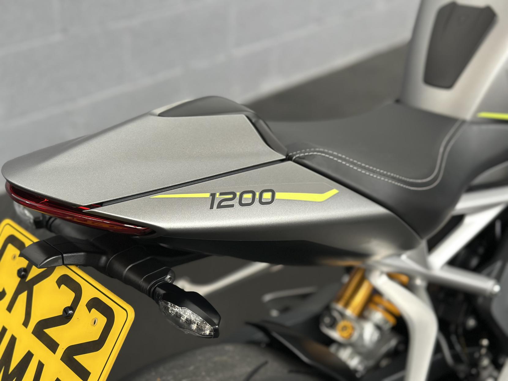 Triumph Speed Triple 1200 1160 RS Naked Petrol Manual Euro 5 (179 ps)