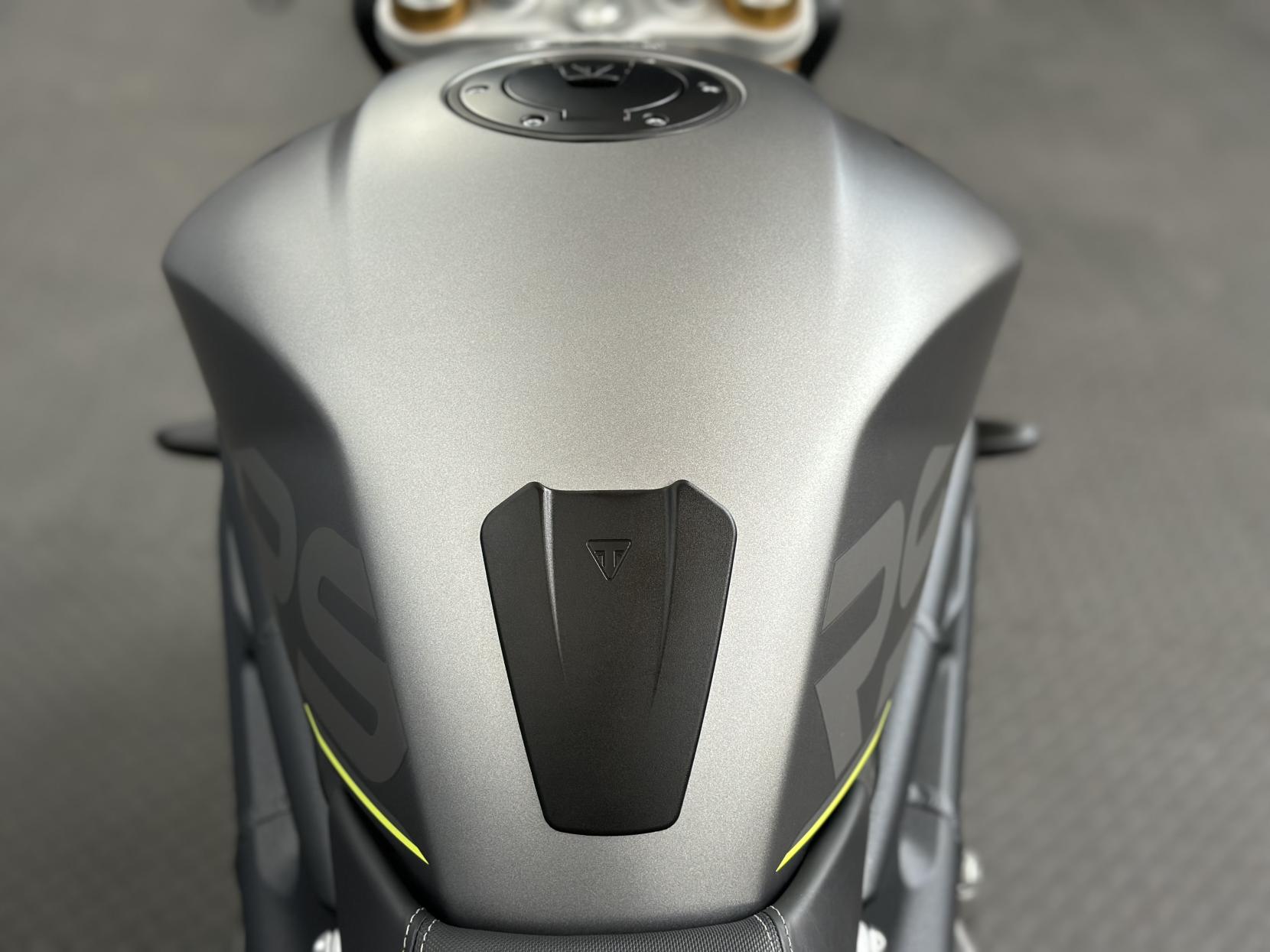 Triumph Speed Triple 1200 1160 RS Naked Petrol Manual Euro 5 (179 ps)