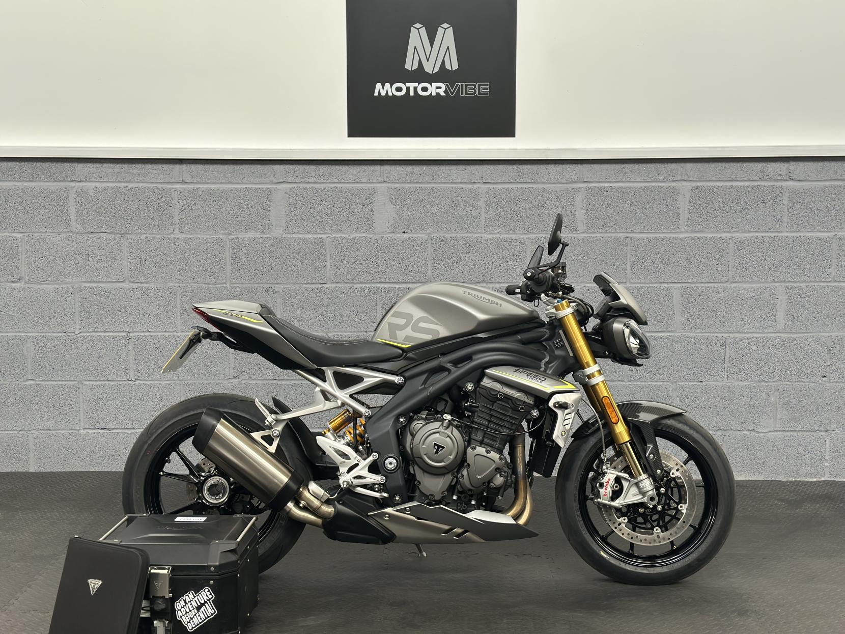 Triumph Speed Triple 1200 1160 RS Naked Petrol Manual Euro 5 (179 ps)