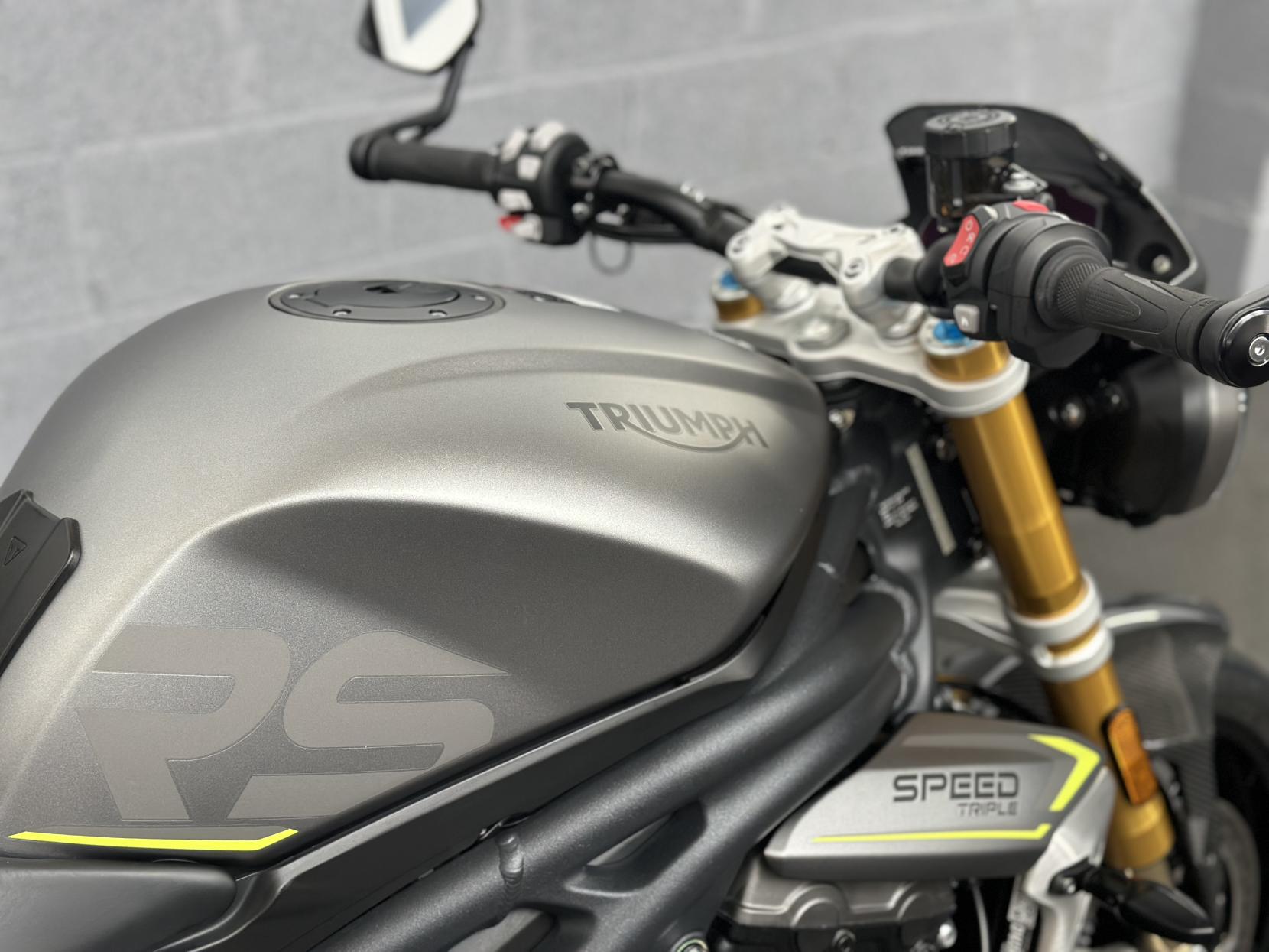 Triumph Speed Triple 1200 1160 RS Naked Petrol Manual Euro 5 (179 ps)