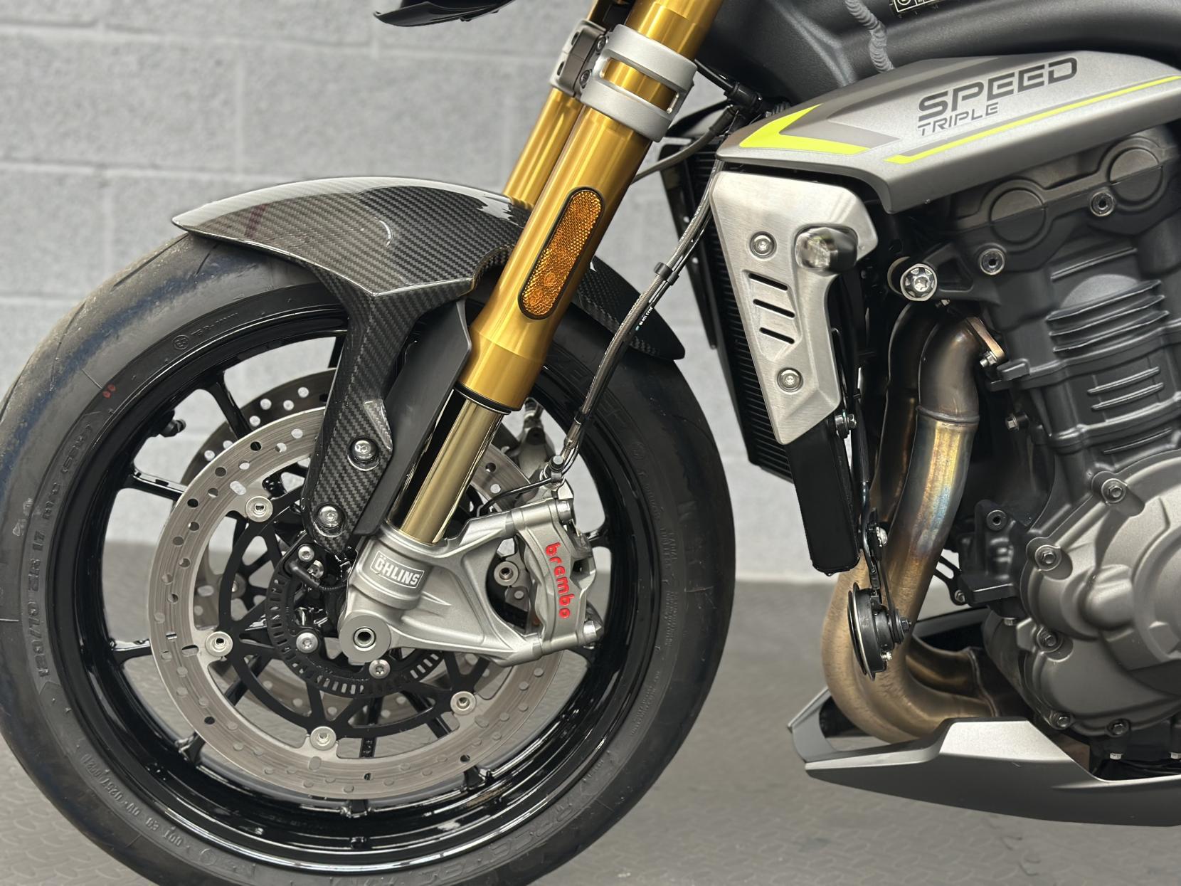 Triumph Speed Triple 1200 1160 RS Naked Petrol Manual Euro 5 (179 ps)