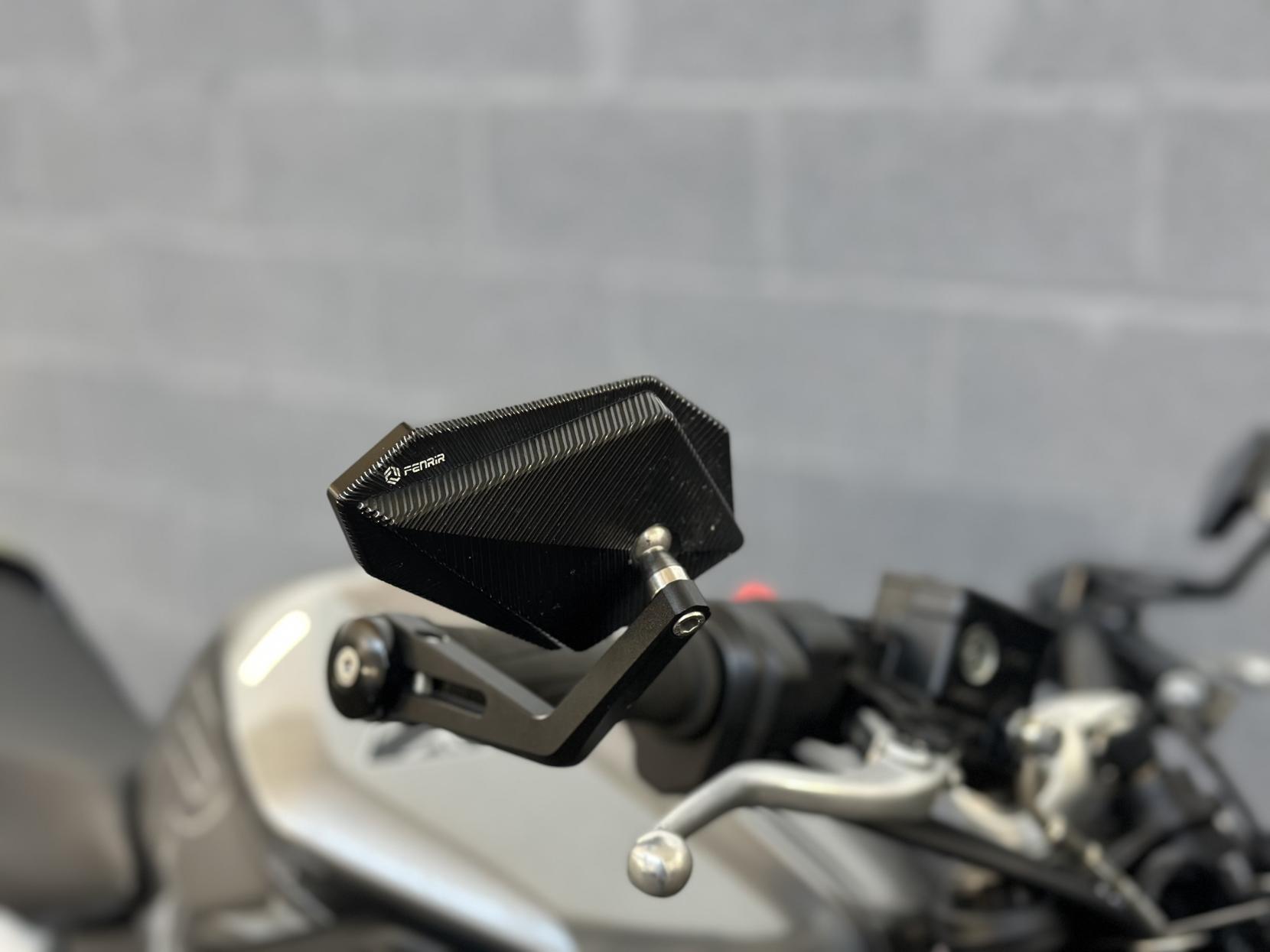 Triumph Street Triple 765 765 R Naked Petrol Manual X-ring Euro 5 (120 ps)