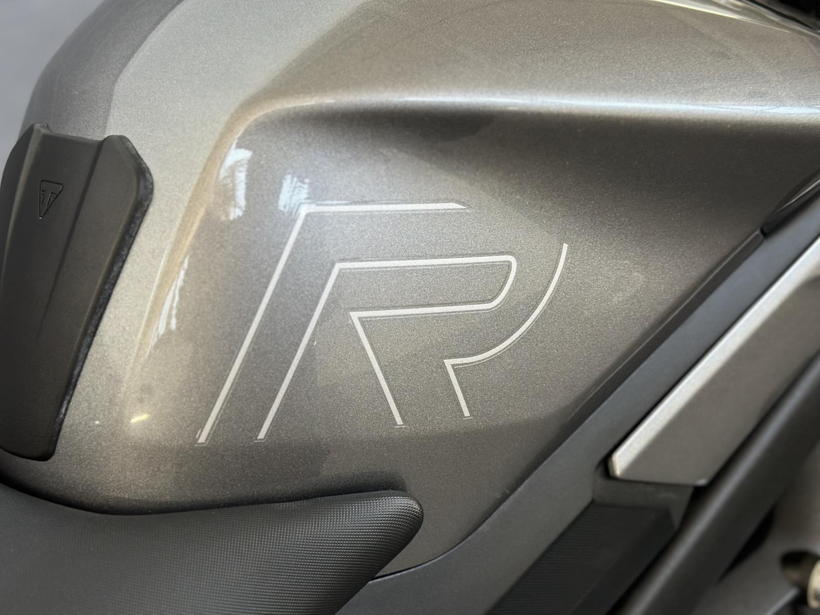 Triumph Street Triple 765 765 R Naked Petrol Manual X-ring Euro 5 (120 ps)