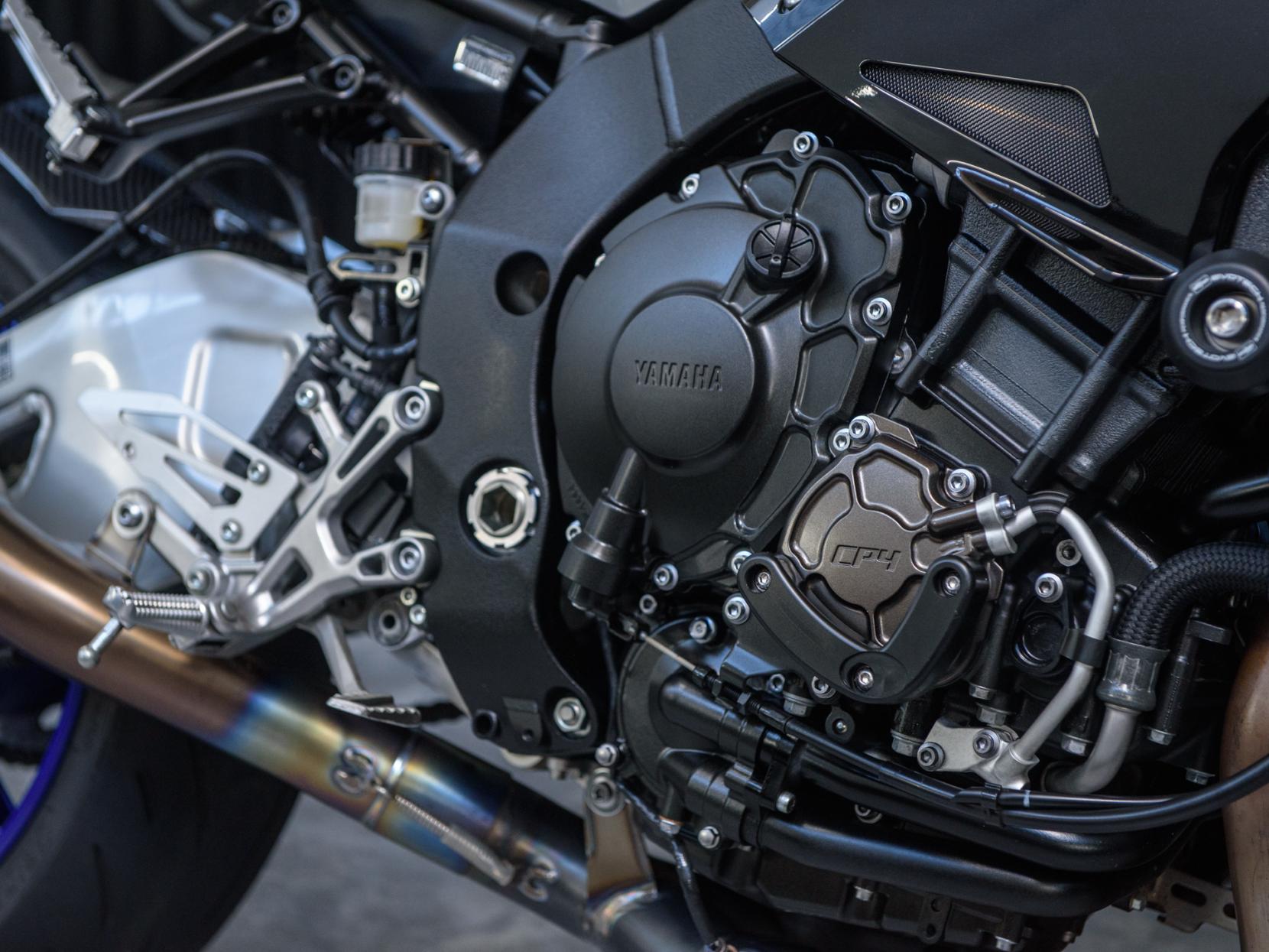 Yamaha MT-10 1000 SP Hyper-naked Petrol Manual Euro 4 (162 ps)