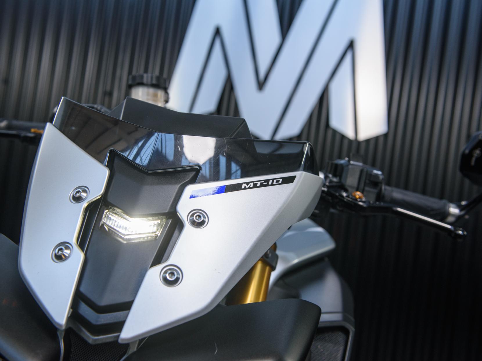 Yamaha MT-10 1000 SP Hyper-naked Petrol Manual Euro 4 (162 ps)