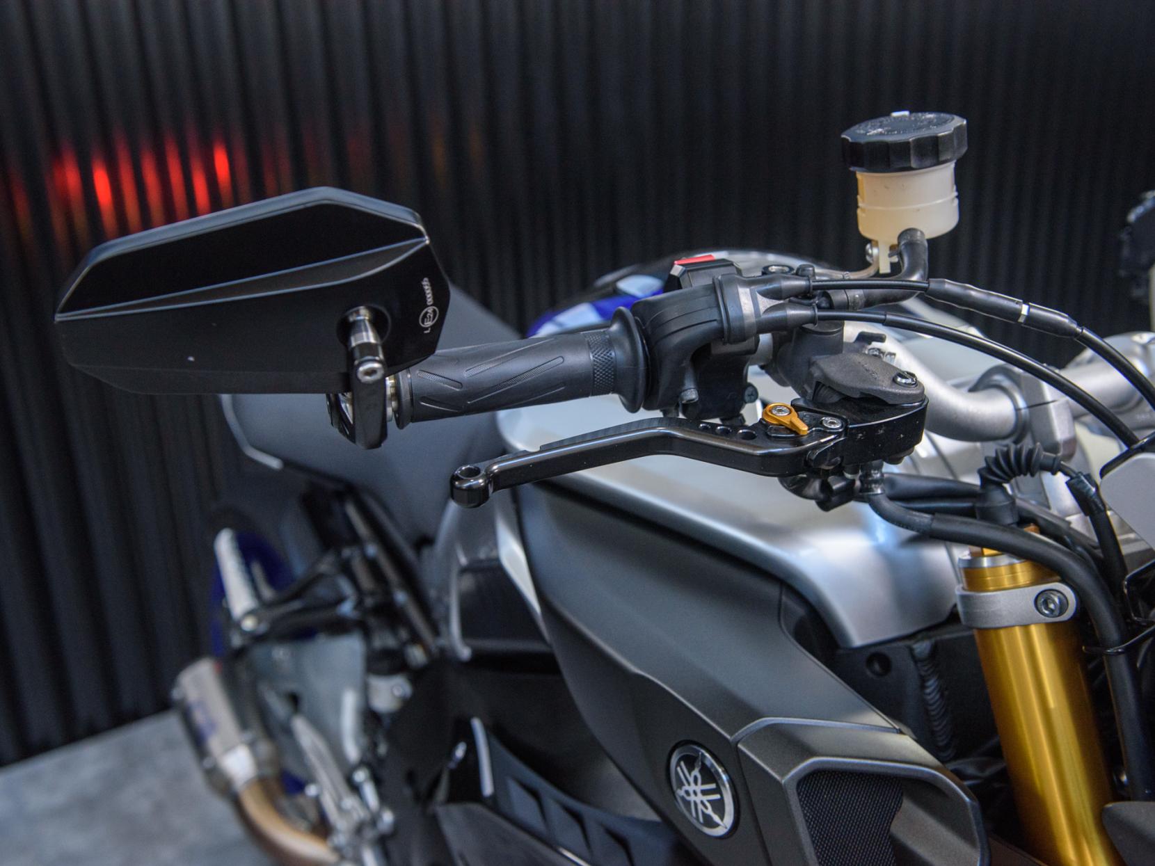 Yamaha MT-10 1000 SP Hyper-naked Petrol Manual Euro 4 (162 ps)