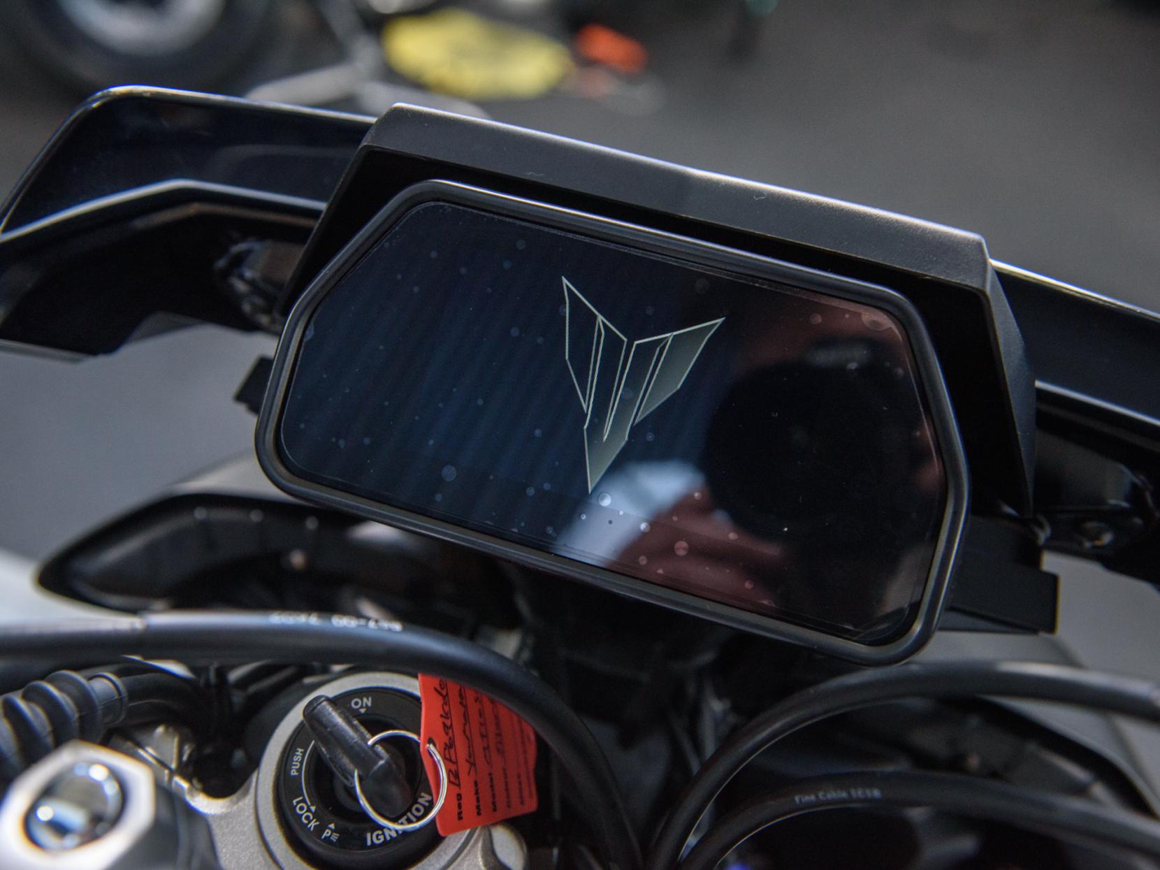 Yamaha MT-10 1000 SP Hyper-naked Petrol Manual Euro 4 (162 ps)