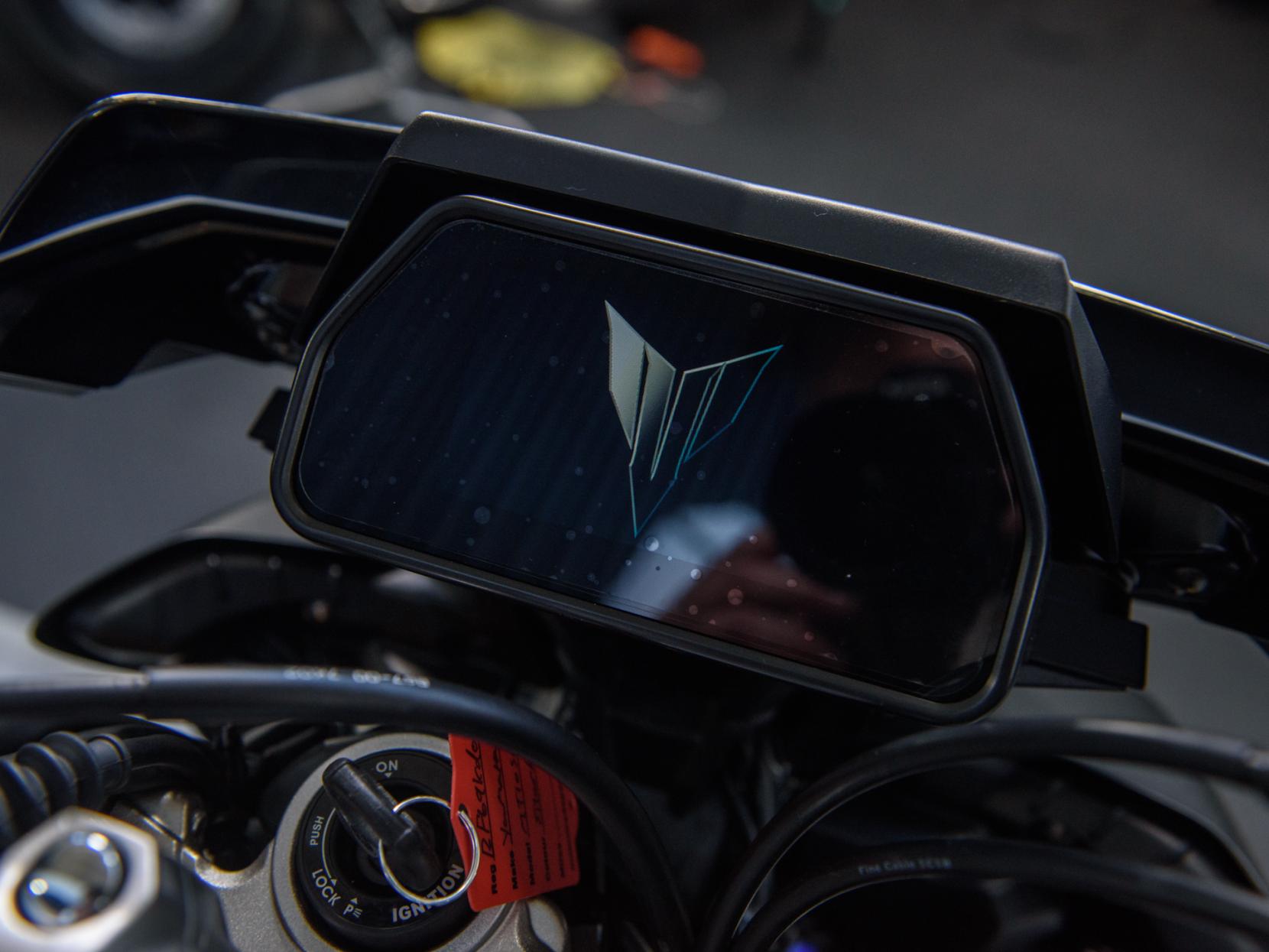 Yamaha MT-10 1000 SP Hyper-naked Petrol Manual Euro 4 (162 ps)