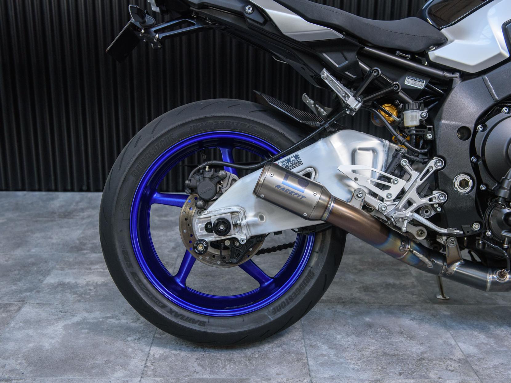 Yamaha MT-10 1000 SP Hyper-naked Petrol Manual Euro 4 (162 ps)