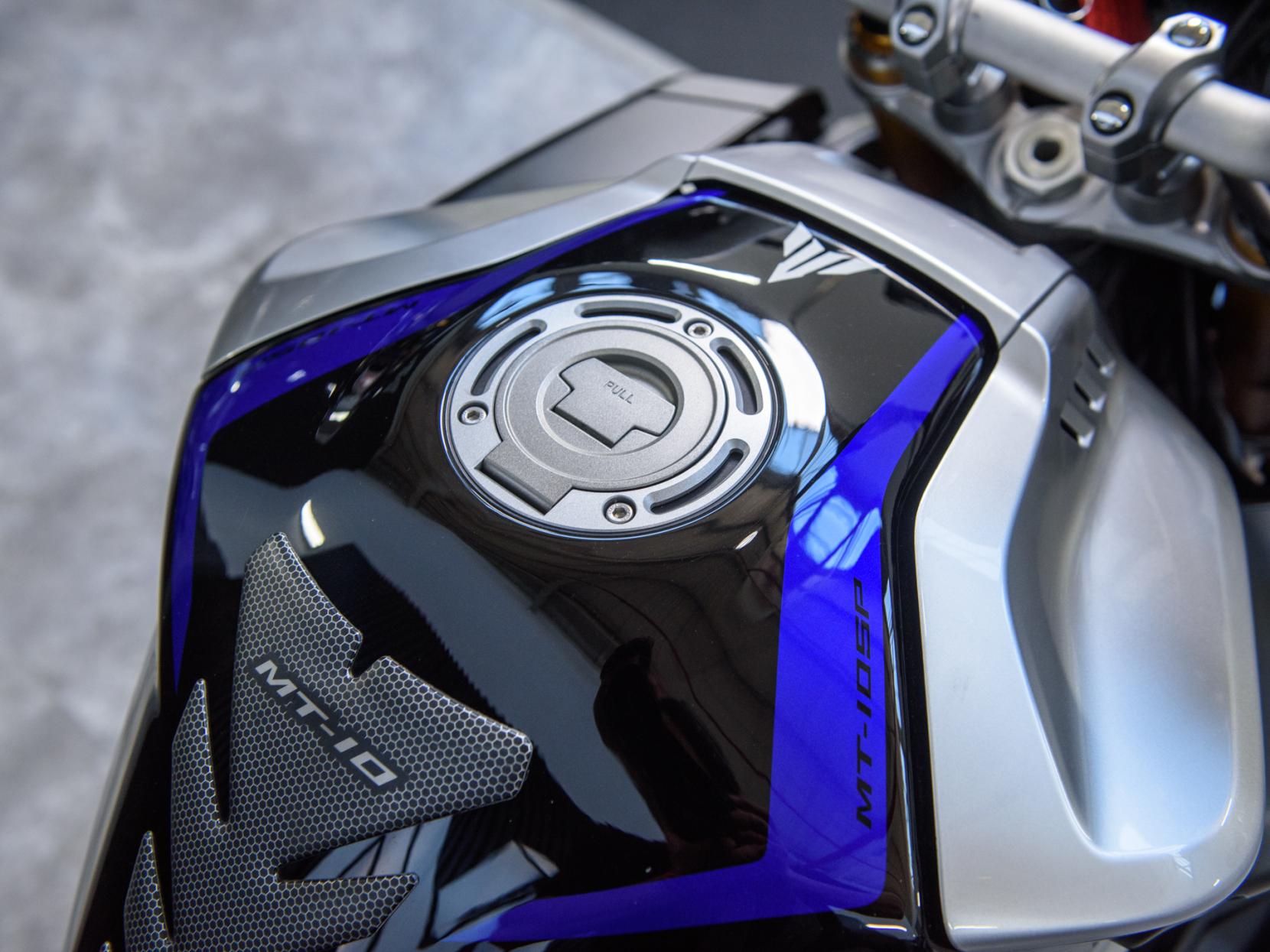 Yamaha MT-10 1000 SP Hyper-naked Petrol Manual Euro 4 (162 ps)