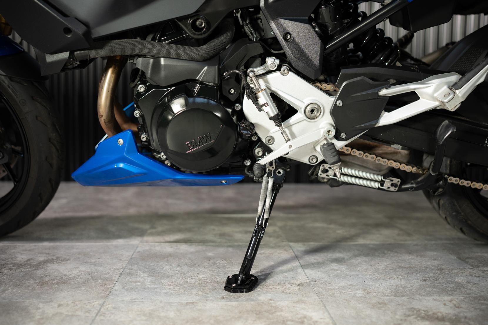 BMW F 900 XR 900 Sports Tourer Petrol Manual Euro 5 (105 ps)